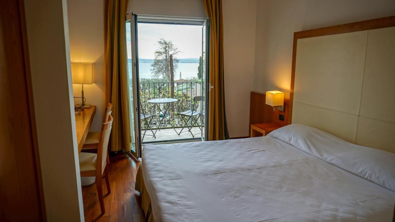 Comfort Double or Twin Room Balcony Partial Lake View