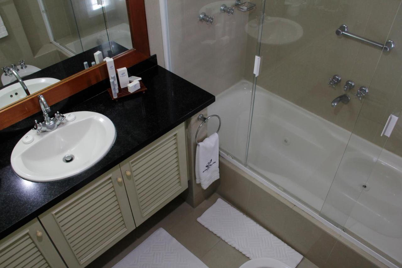 Two-Bedroom Suite,1411389422:JPEG