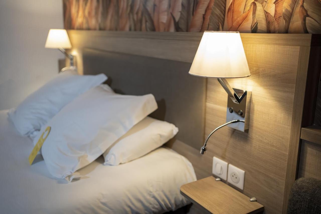 Standard Room 1 Queen Bed,1425155859:JPEG
