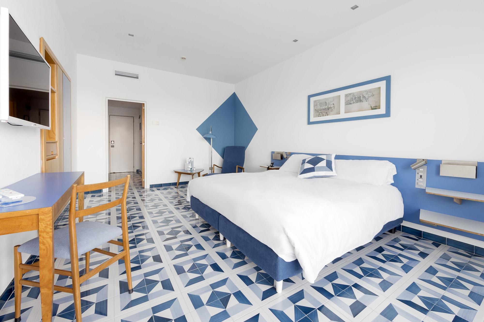 Deluxe Double or Twin Room Sea View