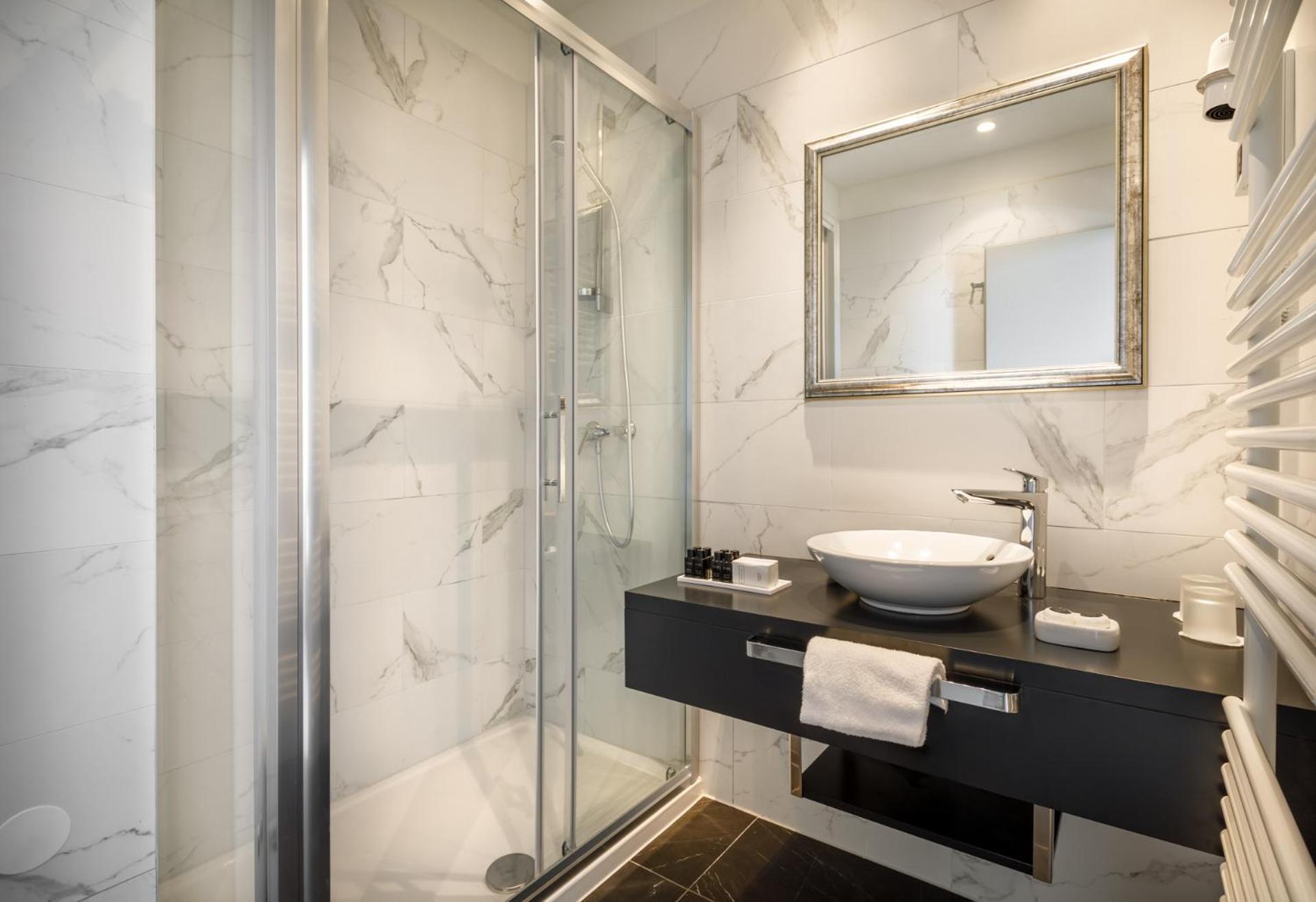 Imperial Zimmer mit Zustellbett – Meerseite