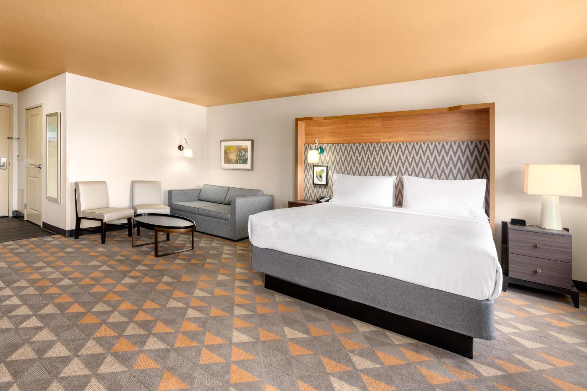 Deluxe King Room,1616885549:JPEG