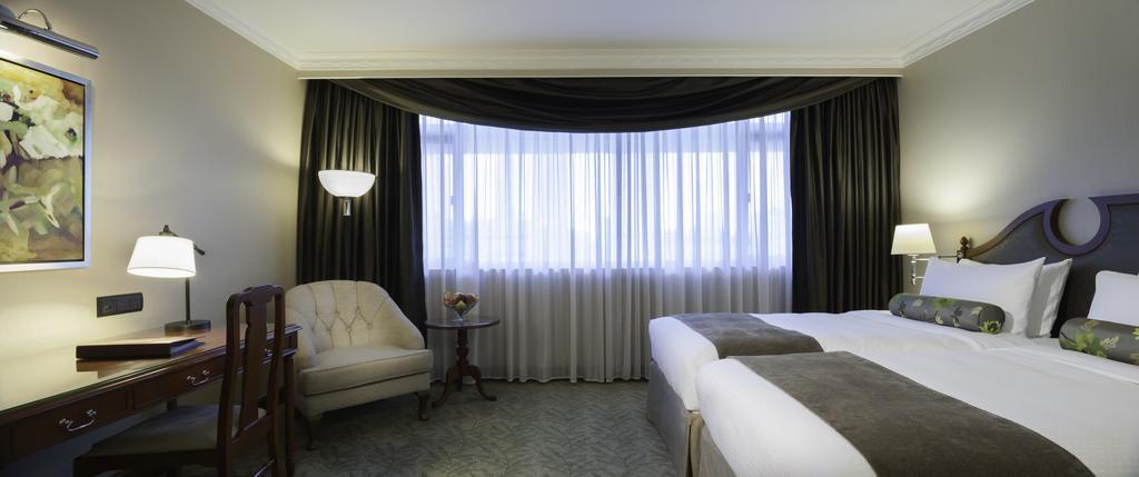 Continental Club - Quarto com 1 Cama de Casal ou 2de Solteiro