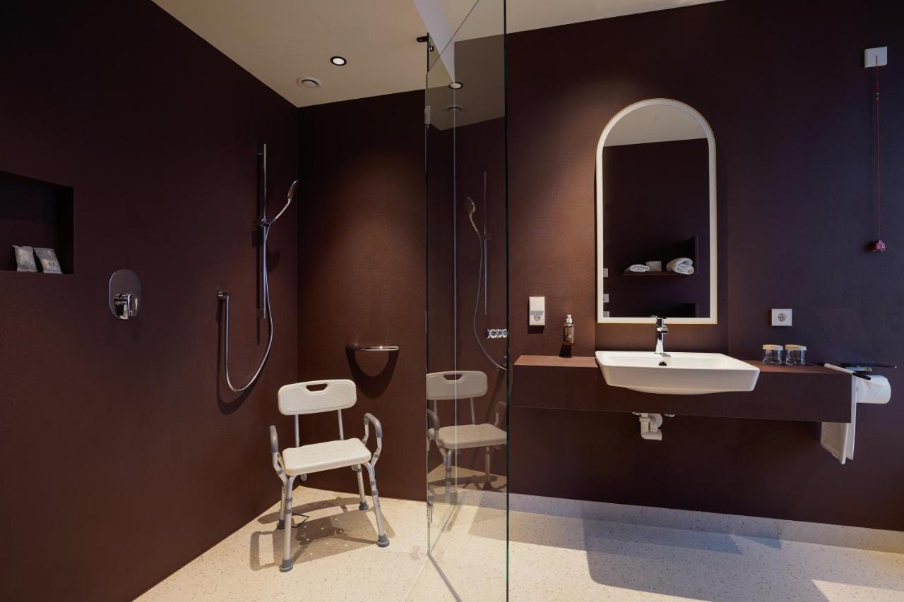 Large Double or Twin Room