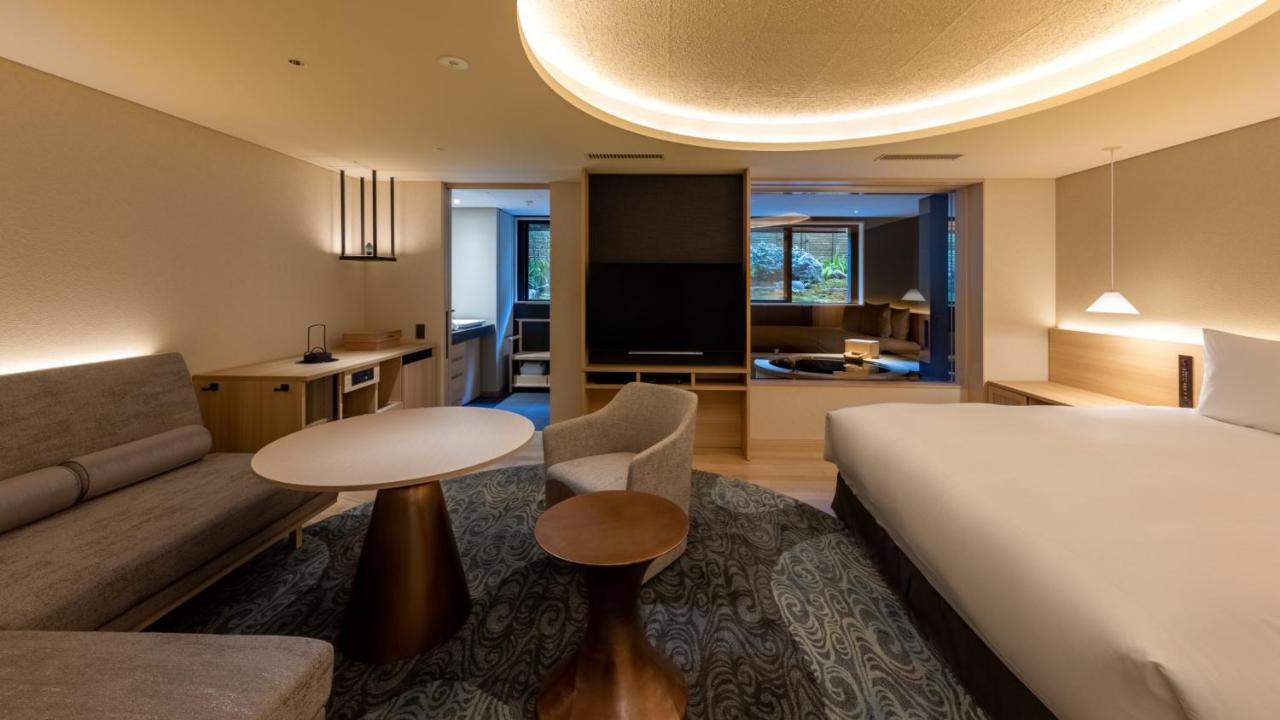 Stylish King Room Hot Spring Bath