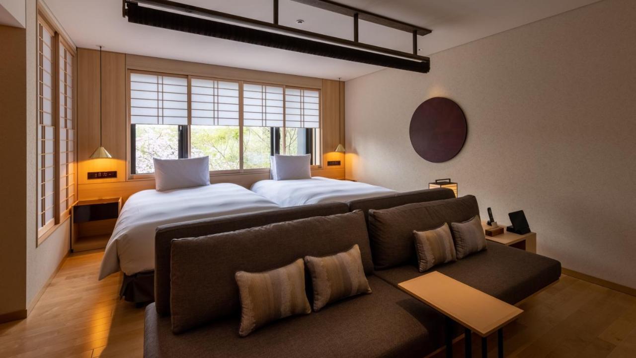 Precious Suite Hot Spring Bath