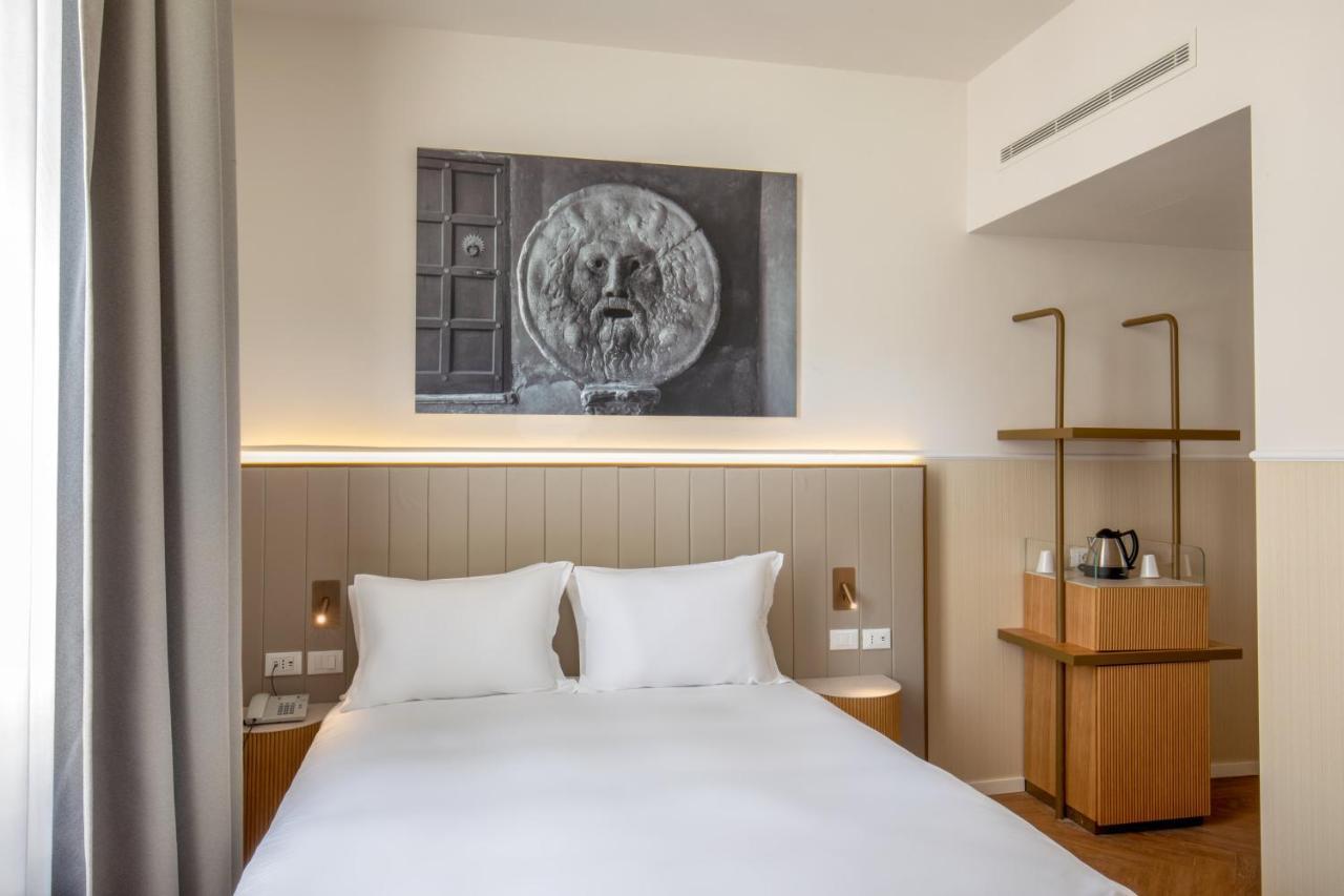 Habitación acogedora con cama grande
