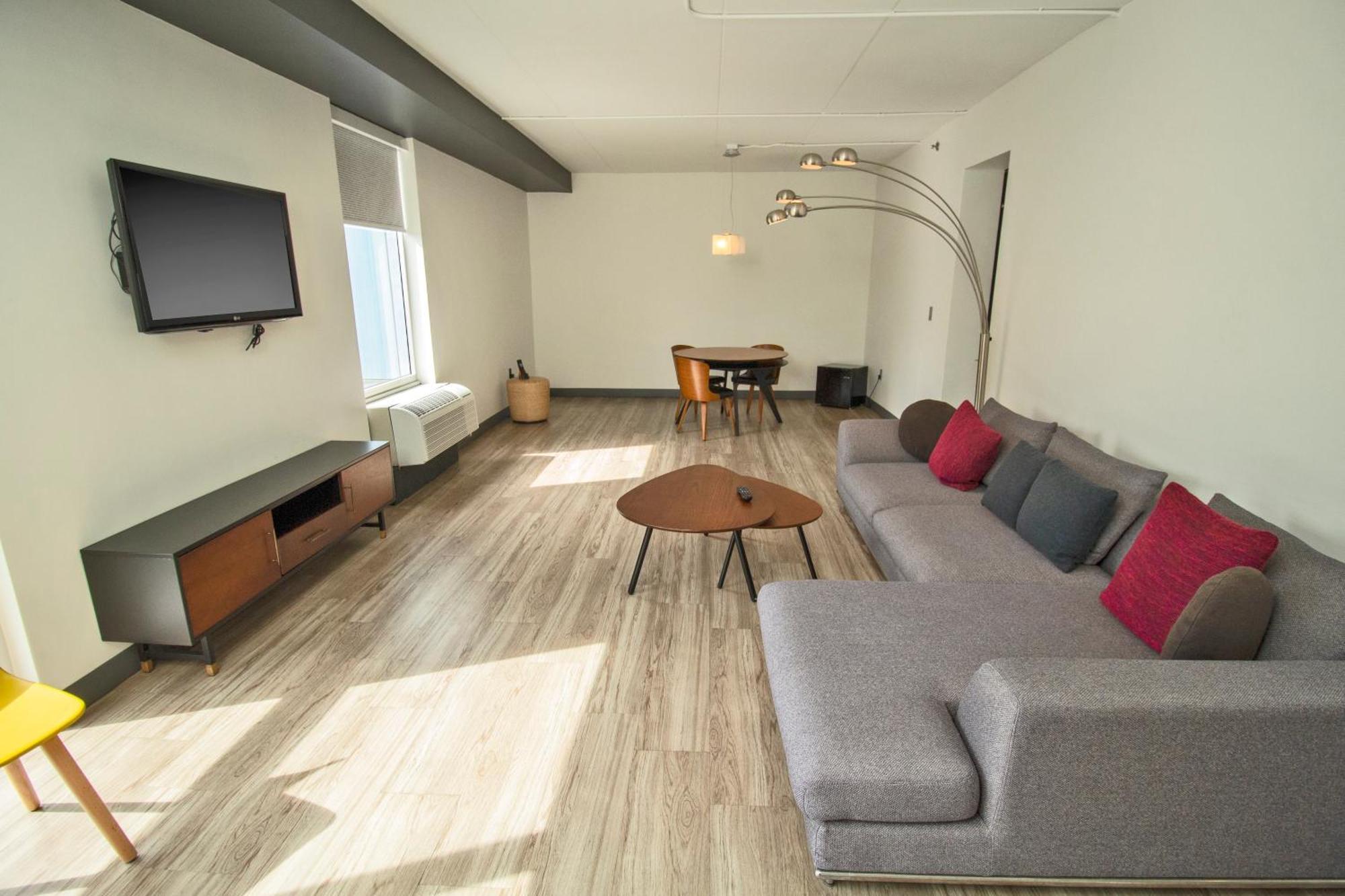 King Suite Corner Room