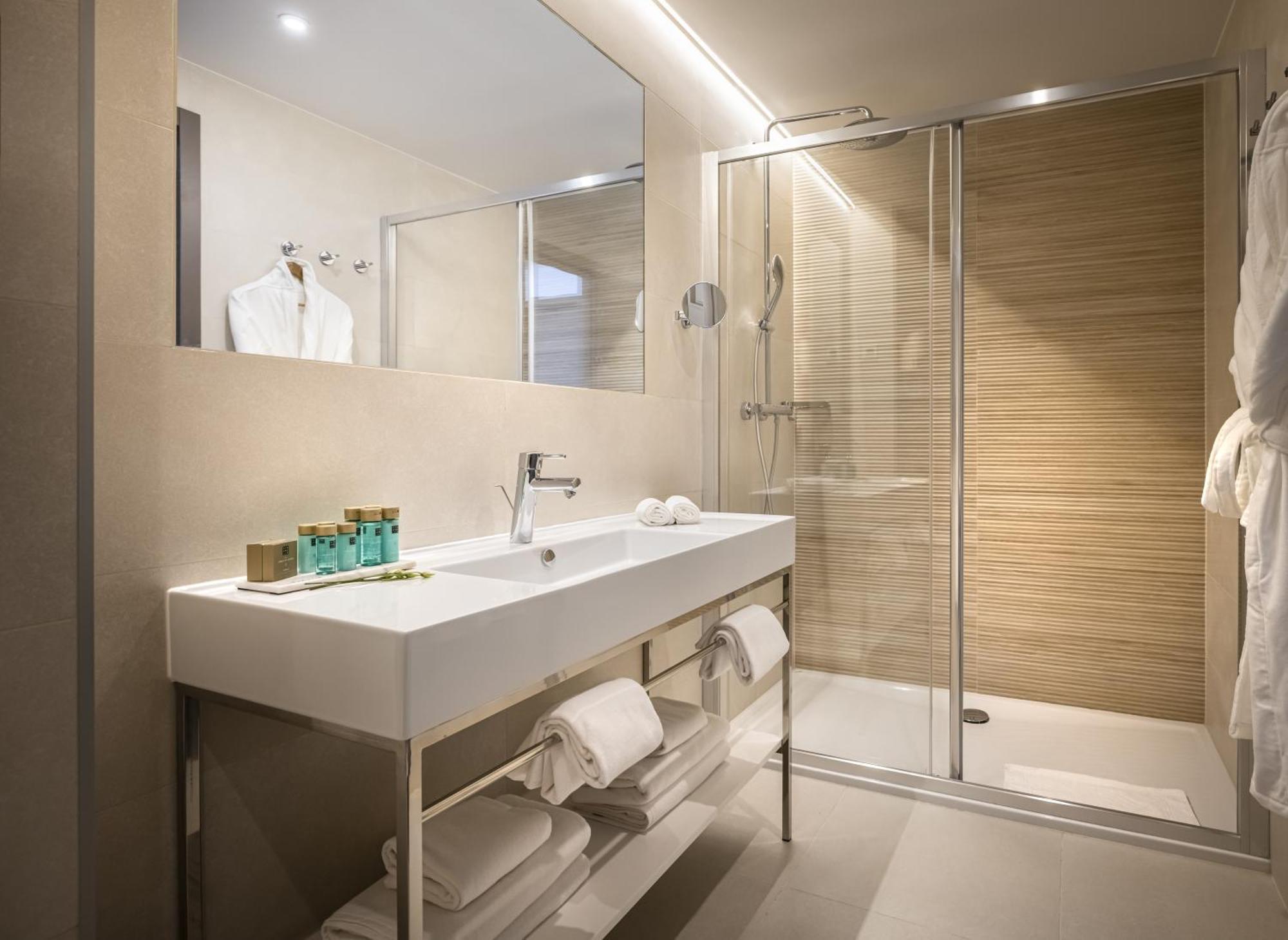 Chambre Classique - Vue sur Hall