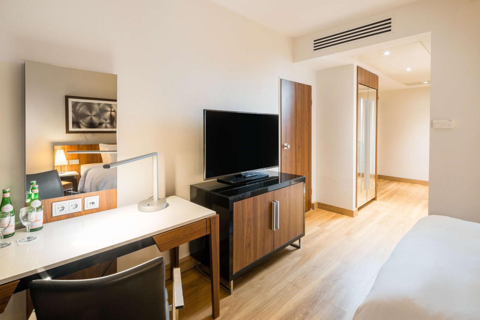 Superior Room with Alster View,1440477214:JPEG
