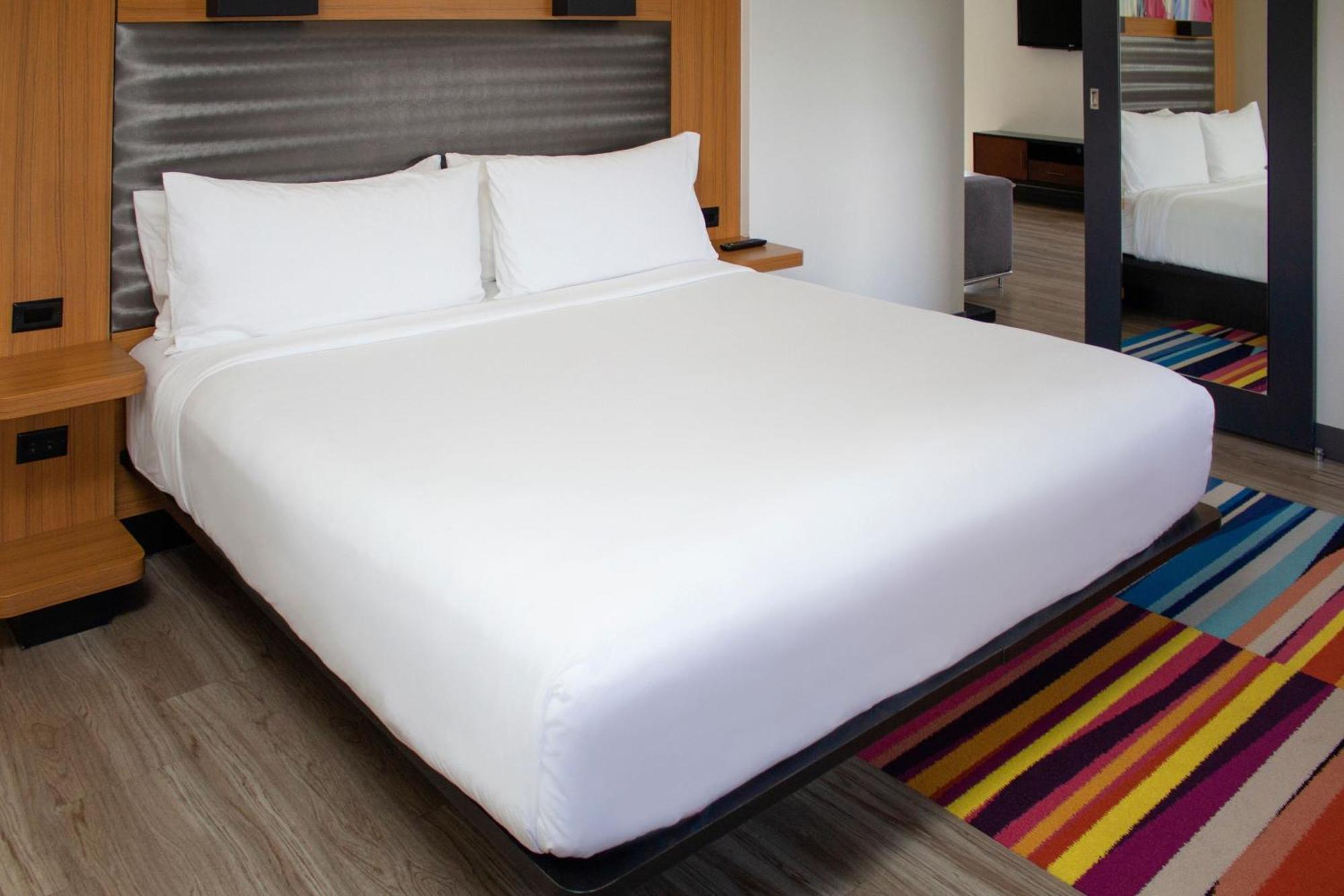 King Suite Corner Room