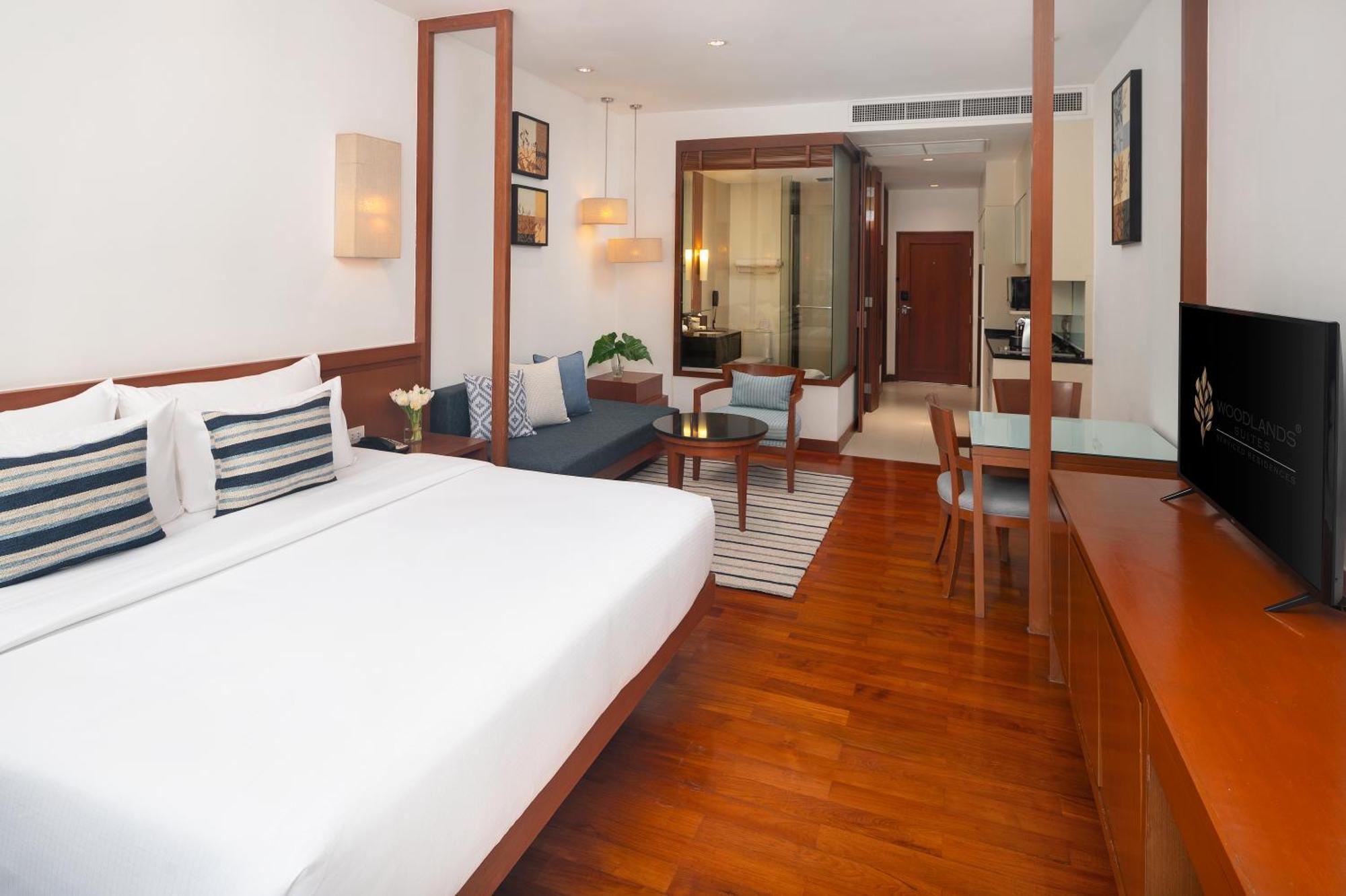 Premier Pool Studio Room,1536818401:JPEG