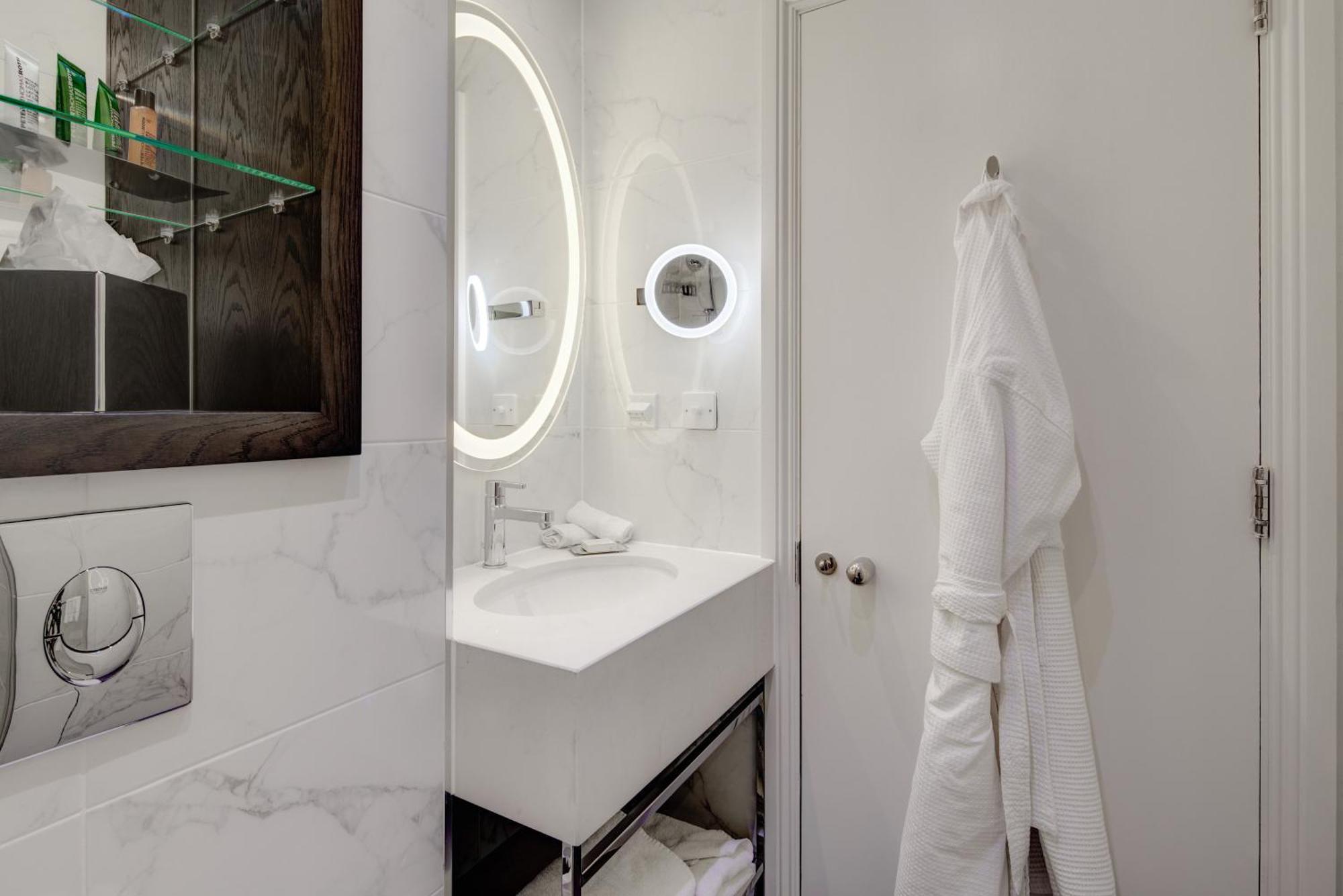 Double Room,1651167029:JPEG