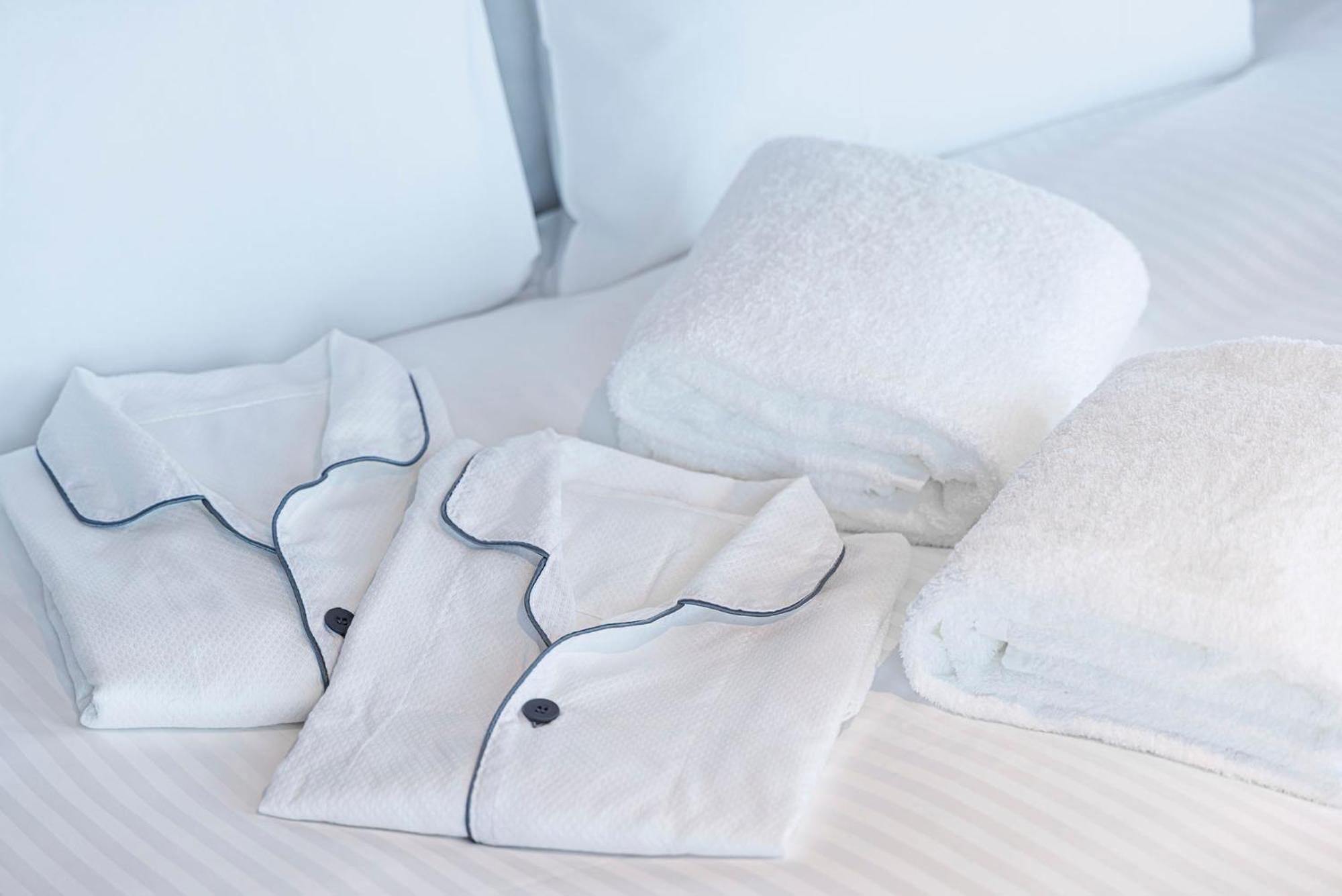 Deluxe Twin Room with Extra Bed - River Side (3 Adults)