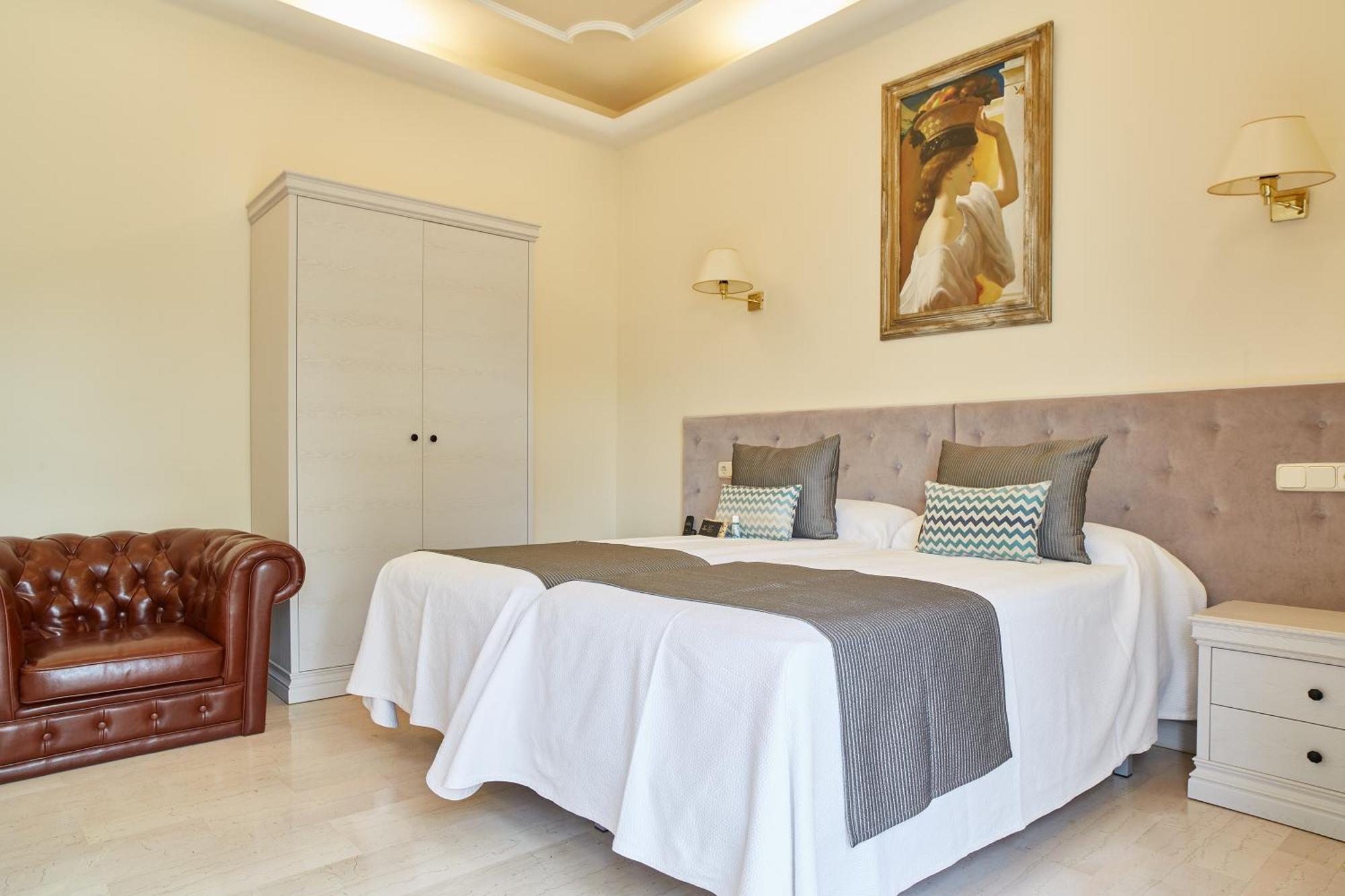 Twin Room lateral Sea View