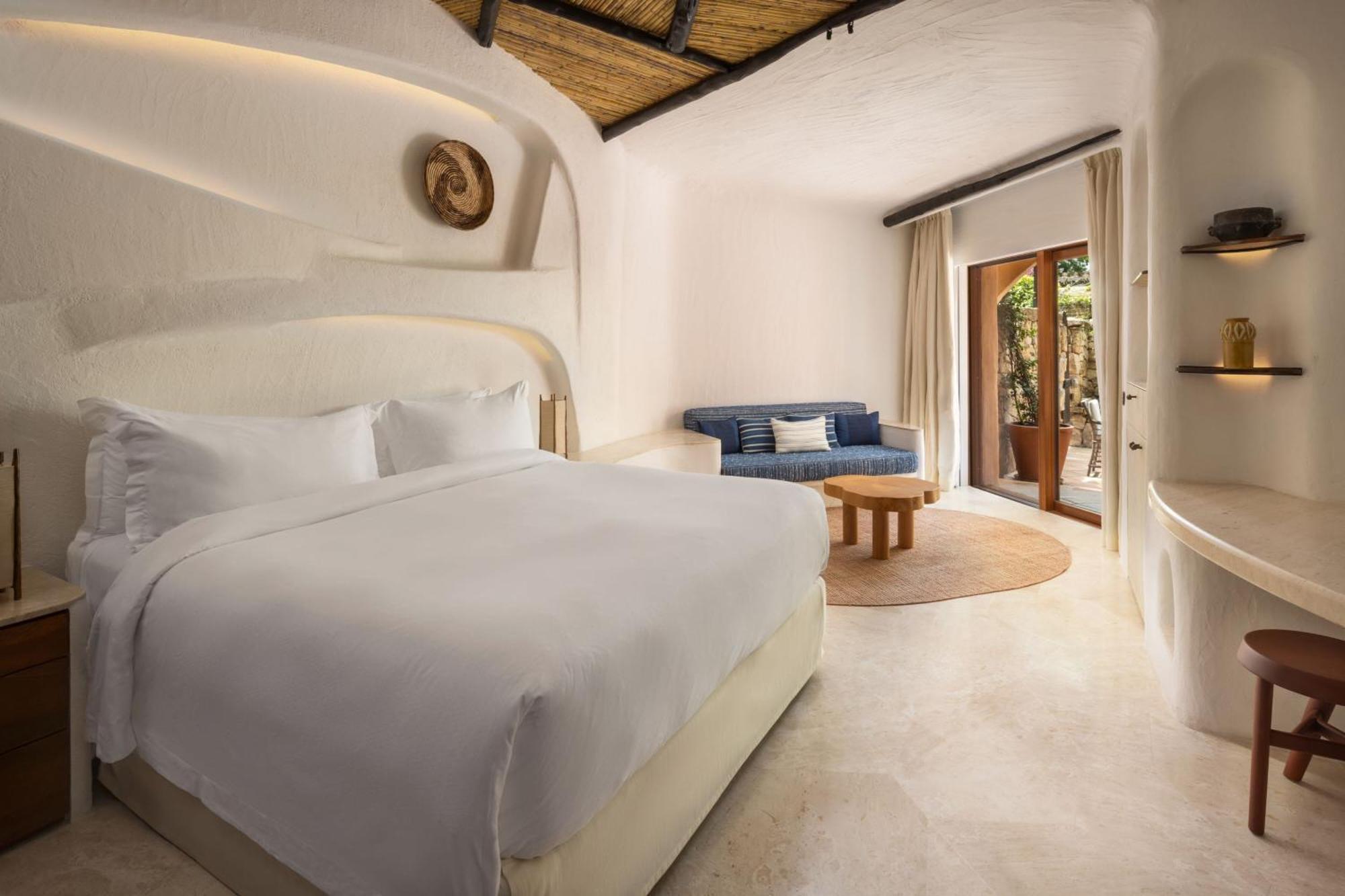 Contemporary Deluxe Suite, king bed, Inner View, terrace,1626354207:JPEG