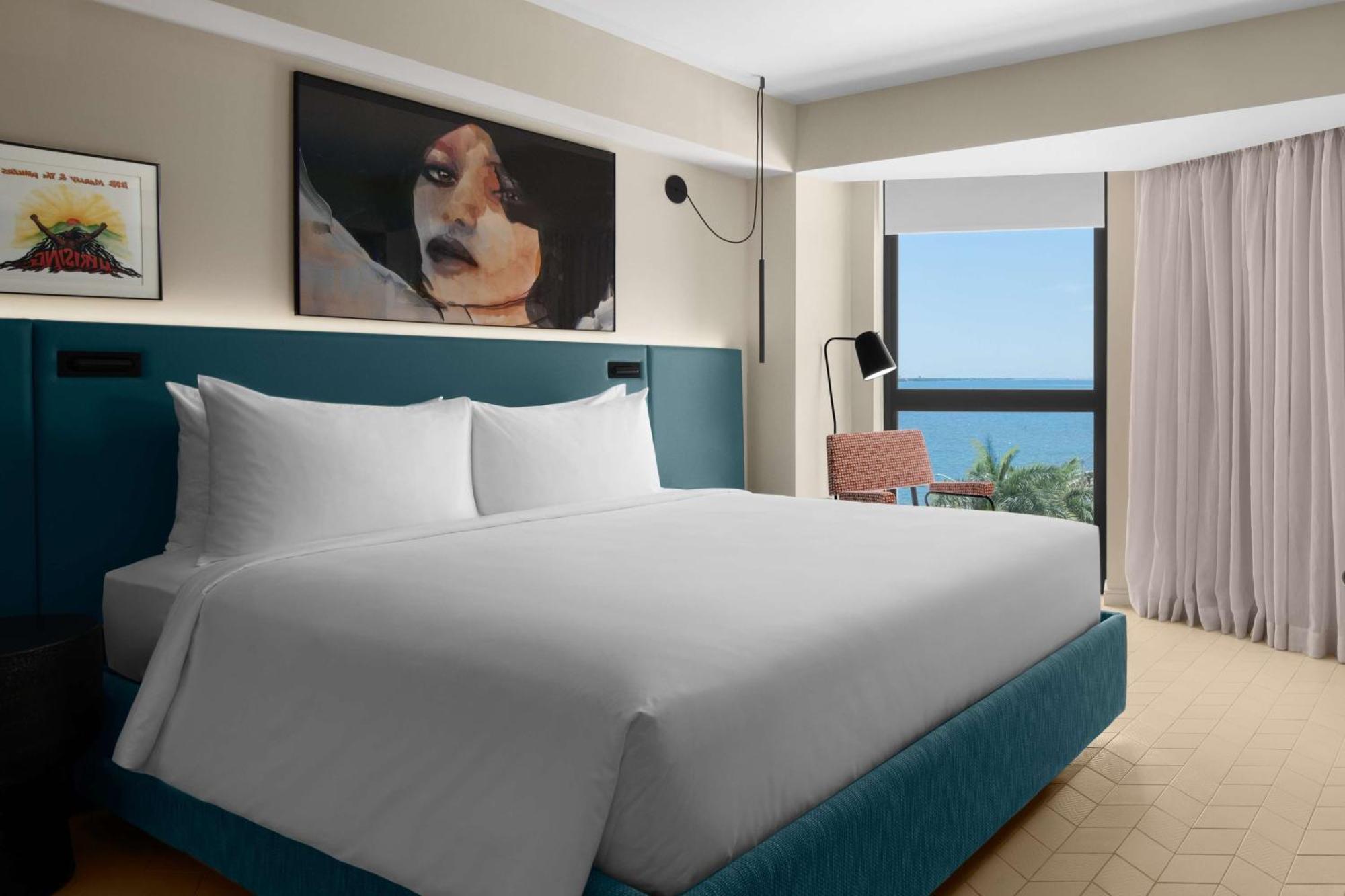 Deluxe King Room,1552143334:JPEG
