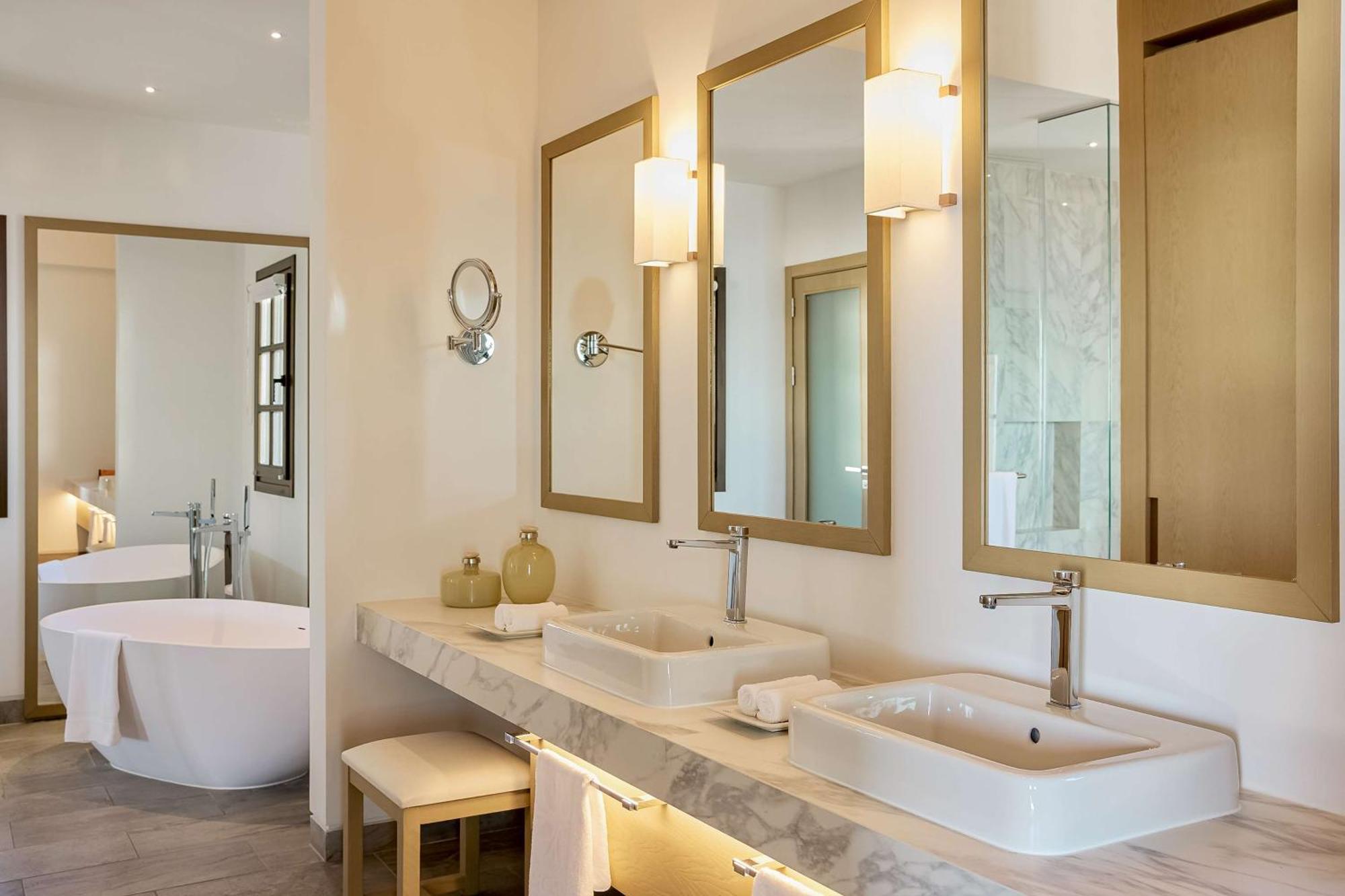 Suite con piscina y vistas al mar Jónico