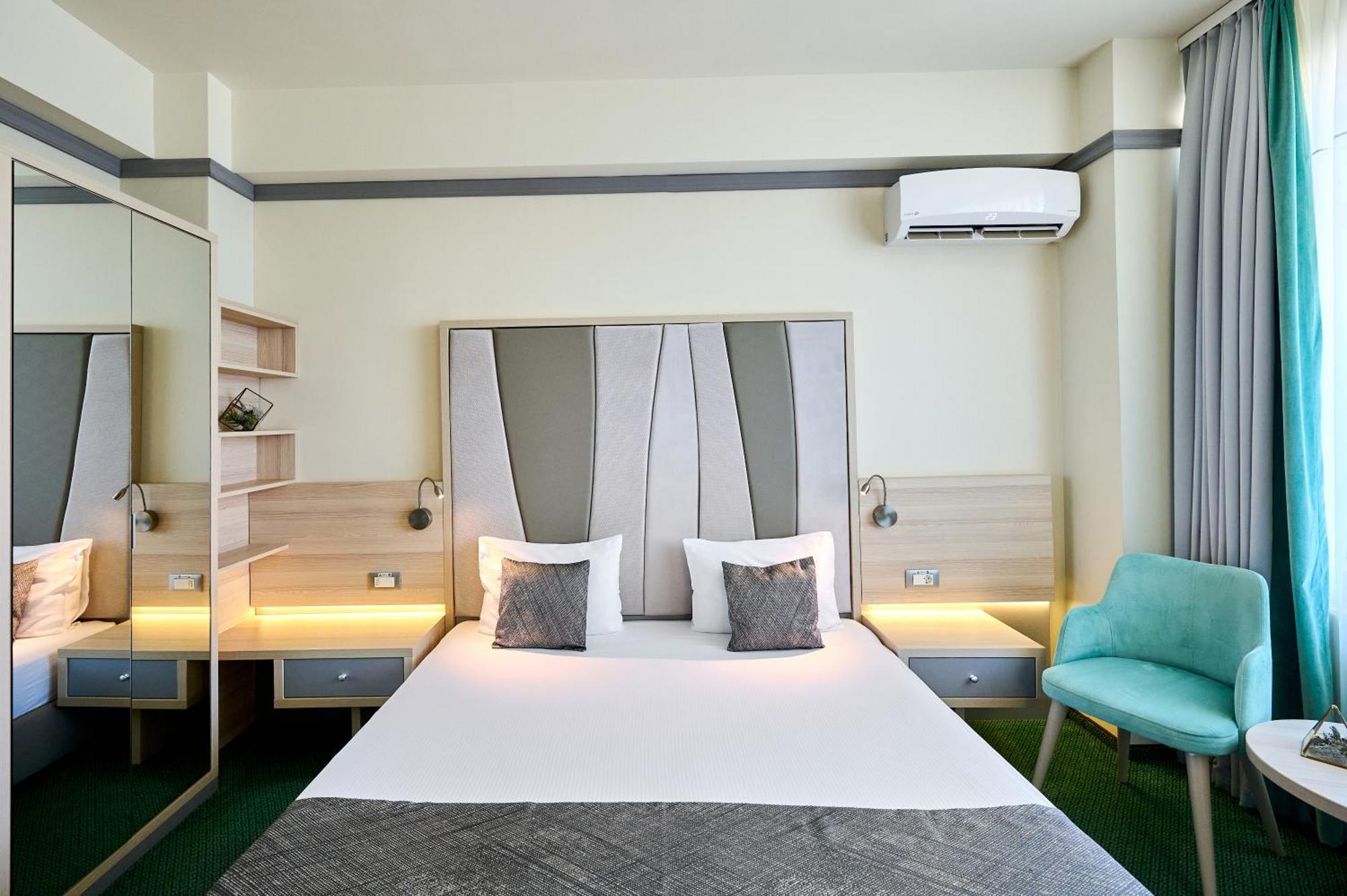 Double Room with City View,1554776068:JPEG