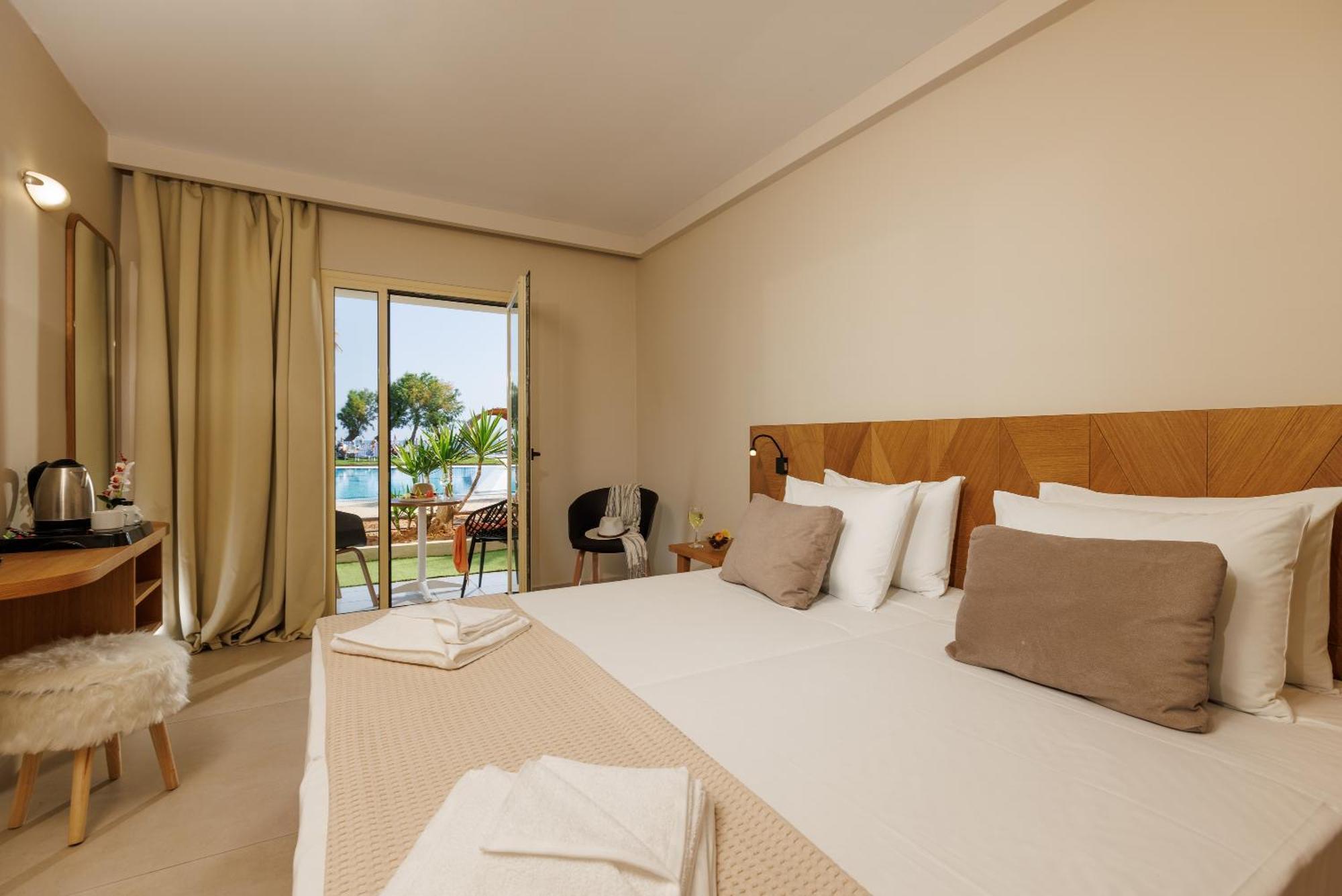 Superior Double or Twin Room with Pool View