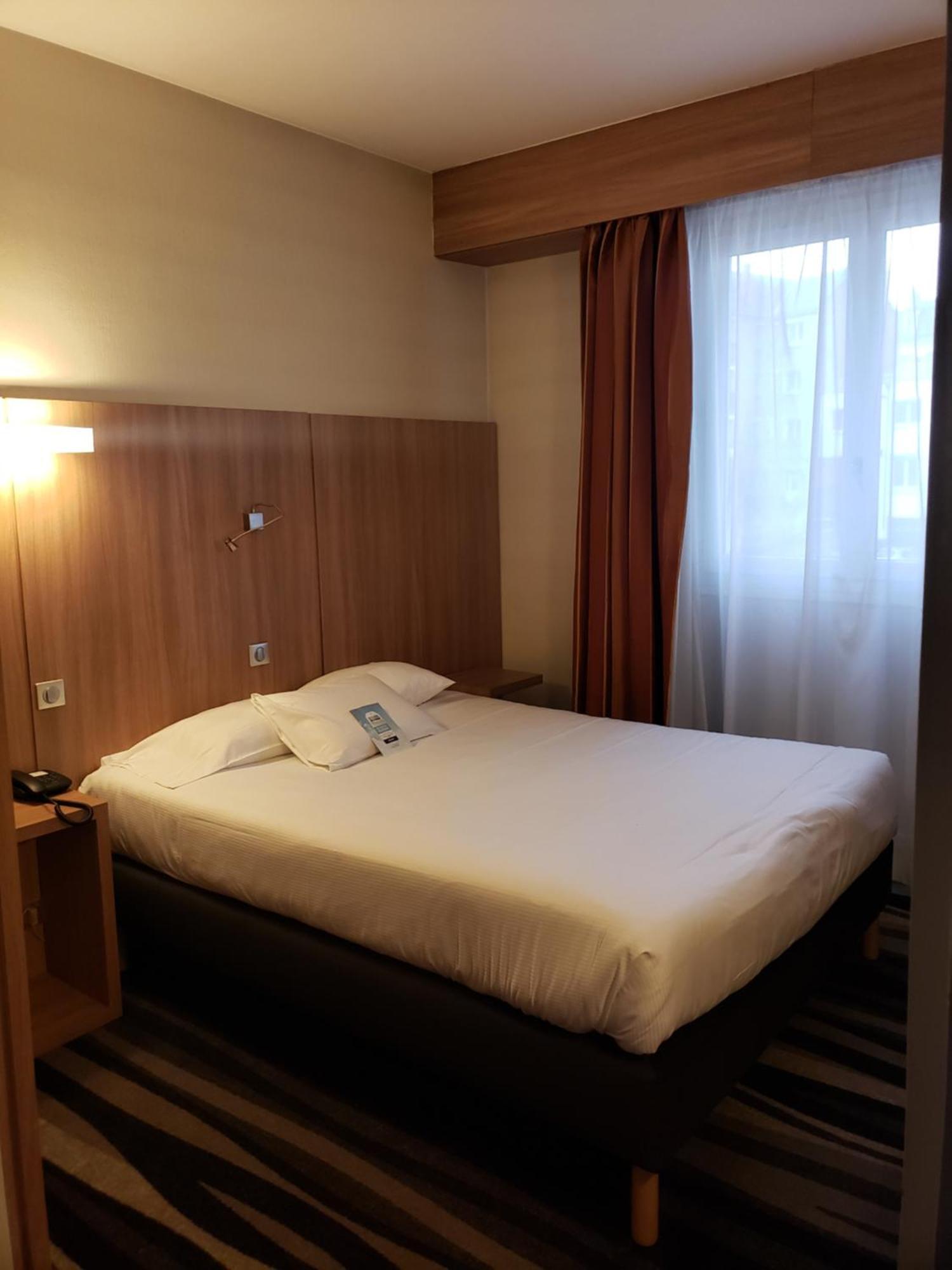 1 Double Bed 2 Single Beds,1651729698:JPEG