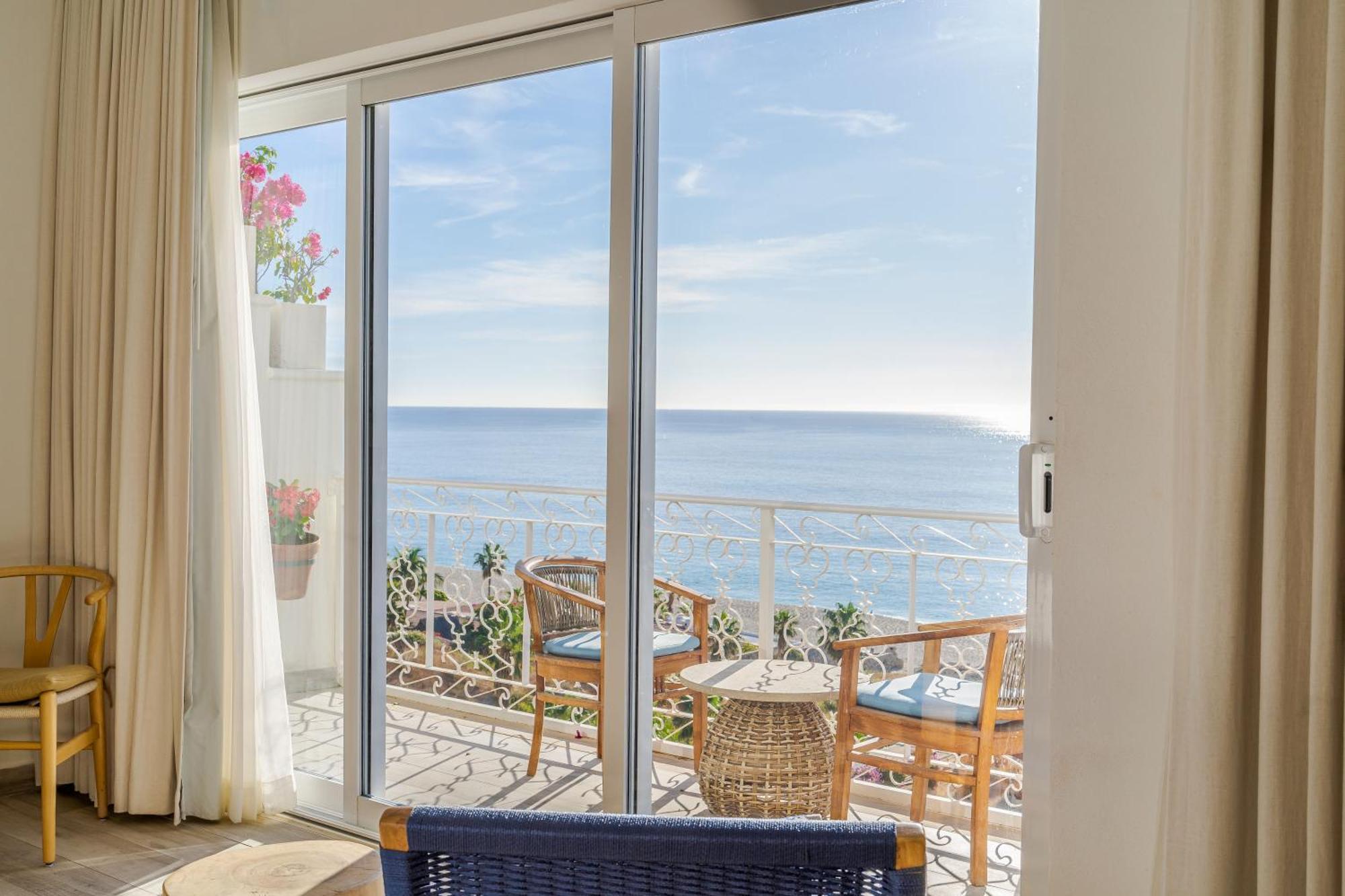 One Bedroom Ocean Balcony