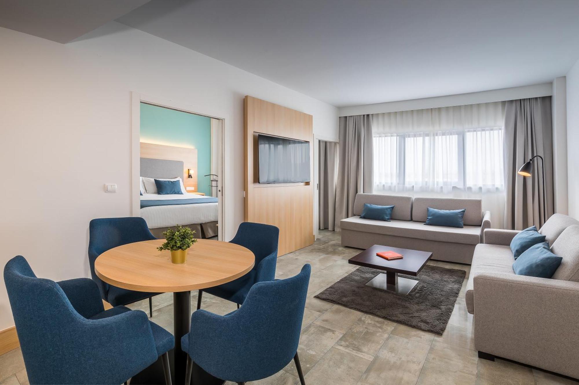 Junior Suite,1566971132:JPEG