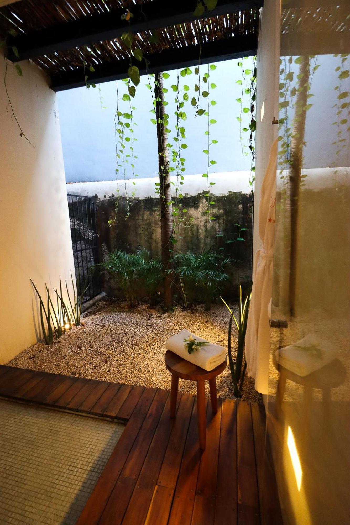 King Room Garden View