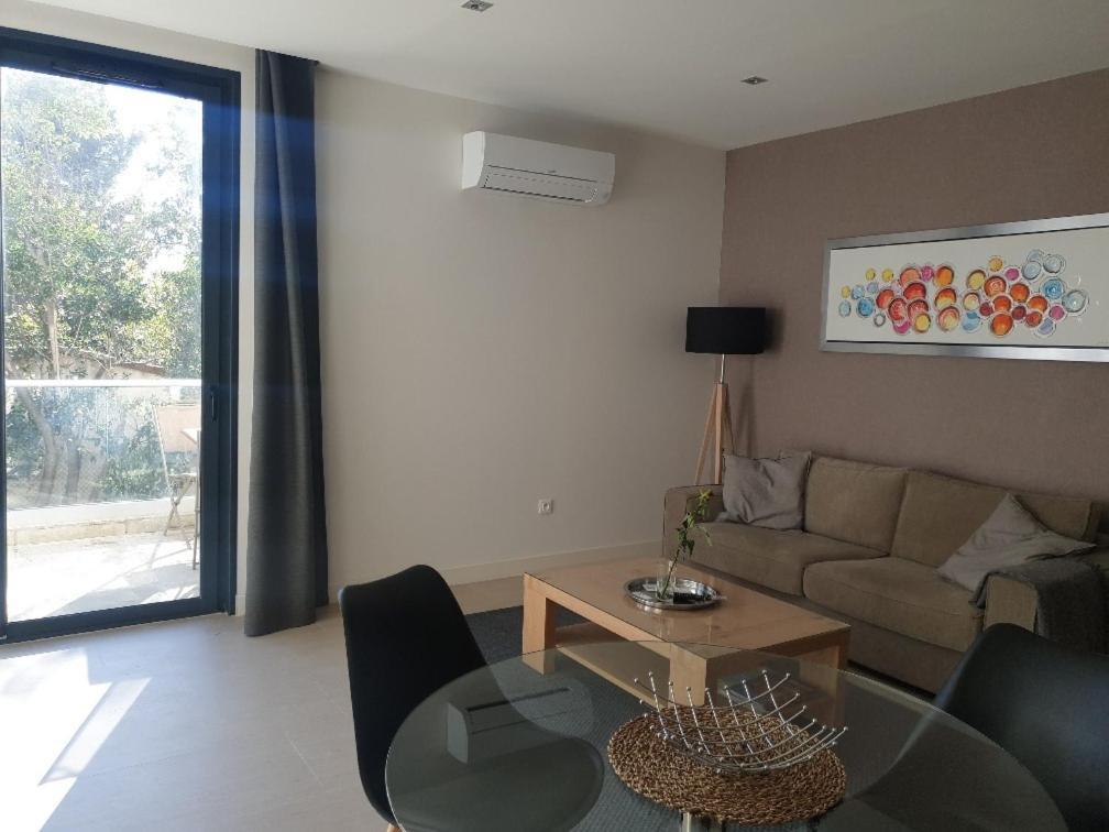 One-Bedroom Apartment with Terrace