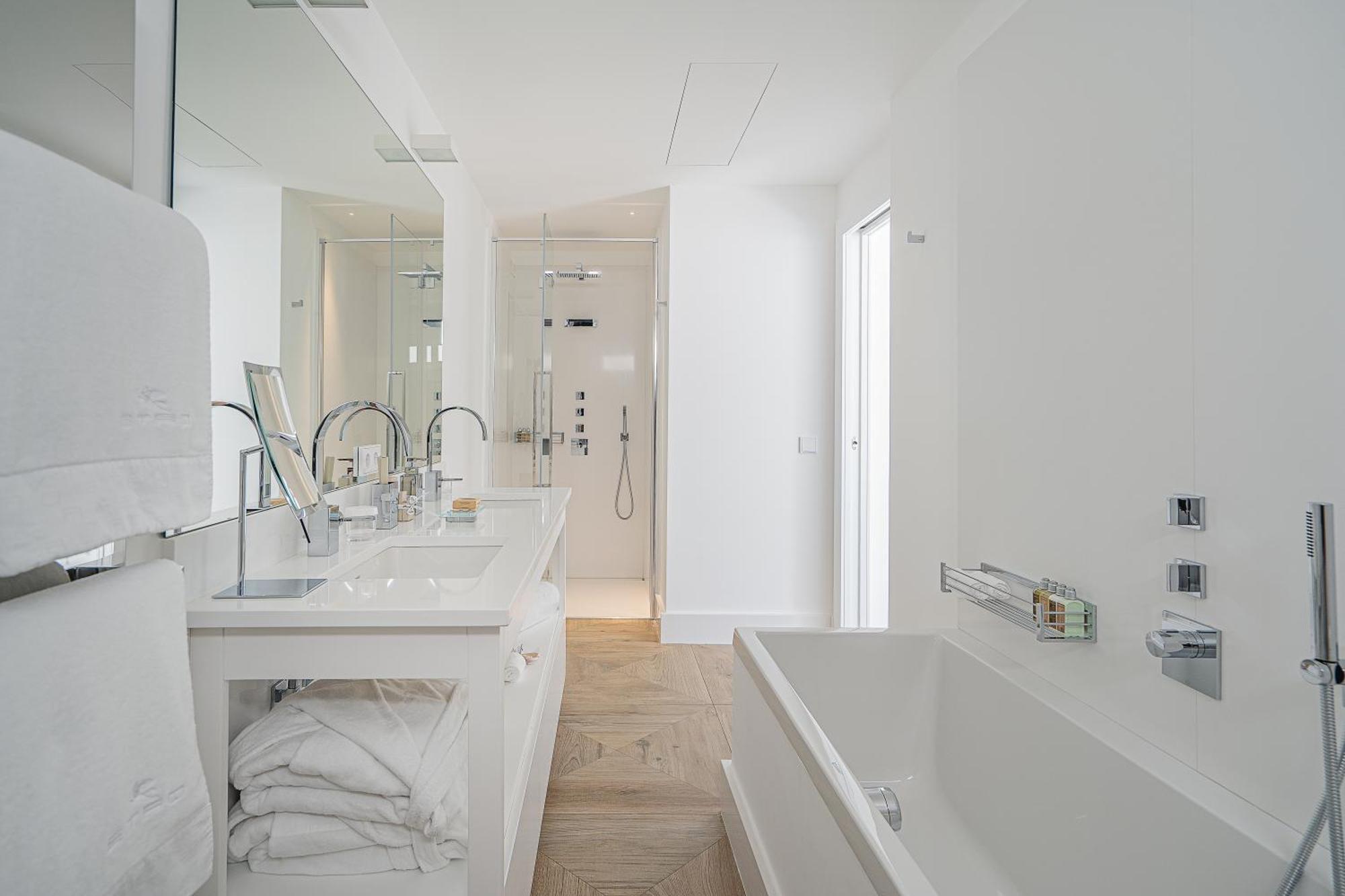 Deluxe Tweepersoonskamer met 1 of 2 Bedden en Uitzicht op Zee