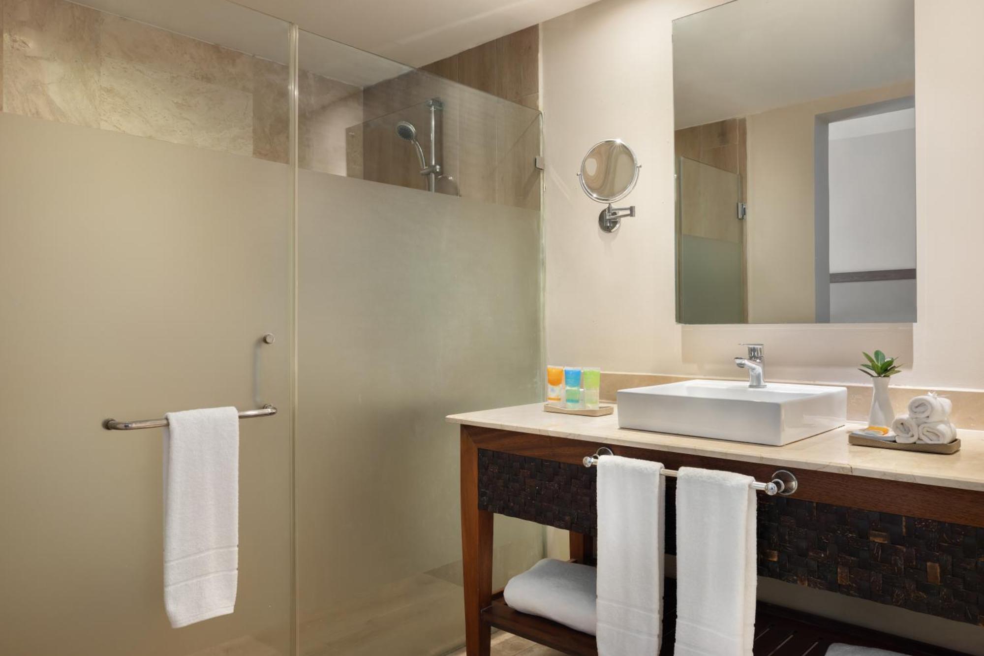 Sun Club Familiensuite mit 2 Schlafzimmern und Meerblick