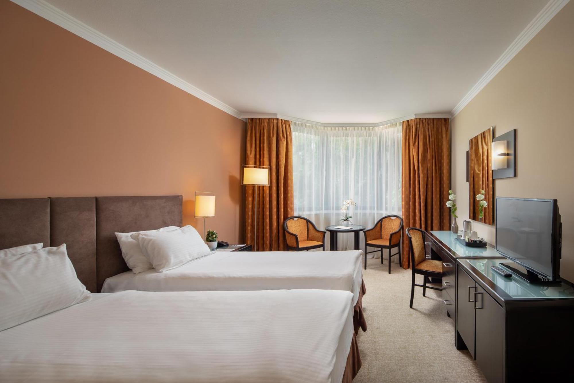Superior Twin Room,1595396466:JPEG