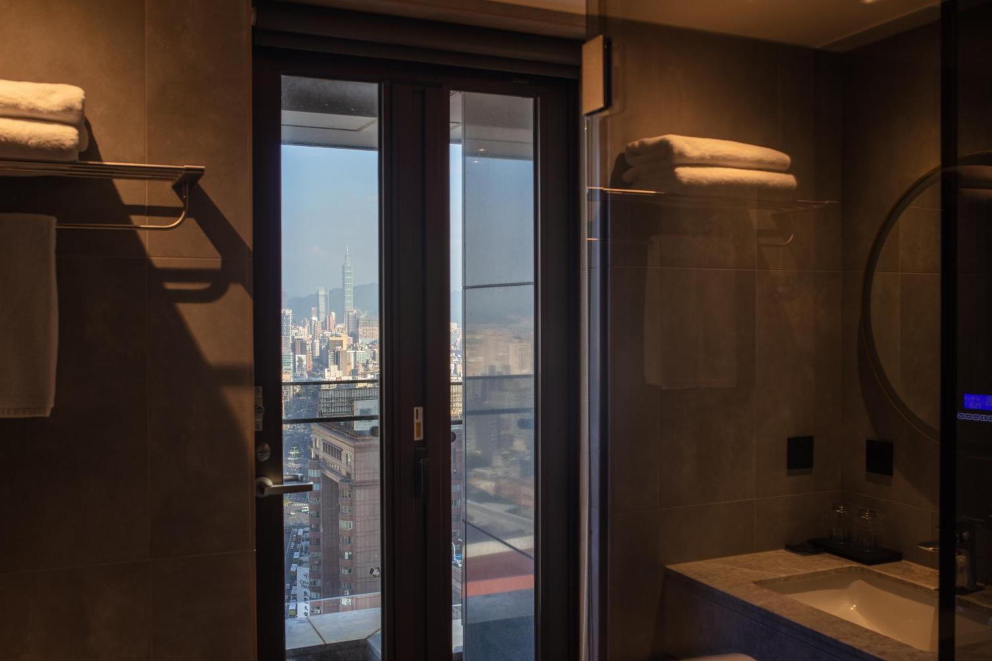Executive Double Room Taipei 101 View