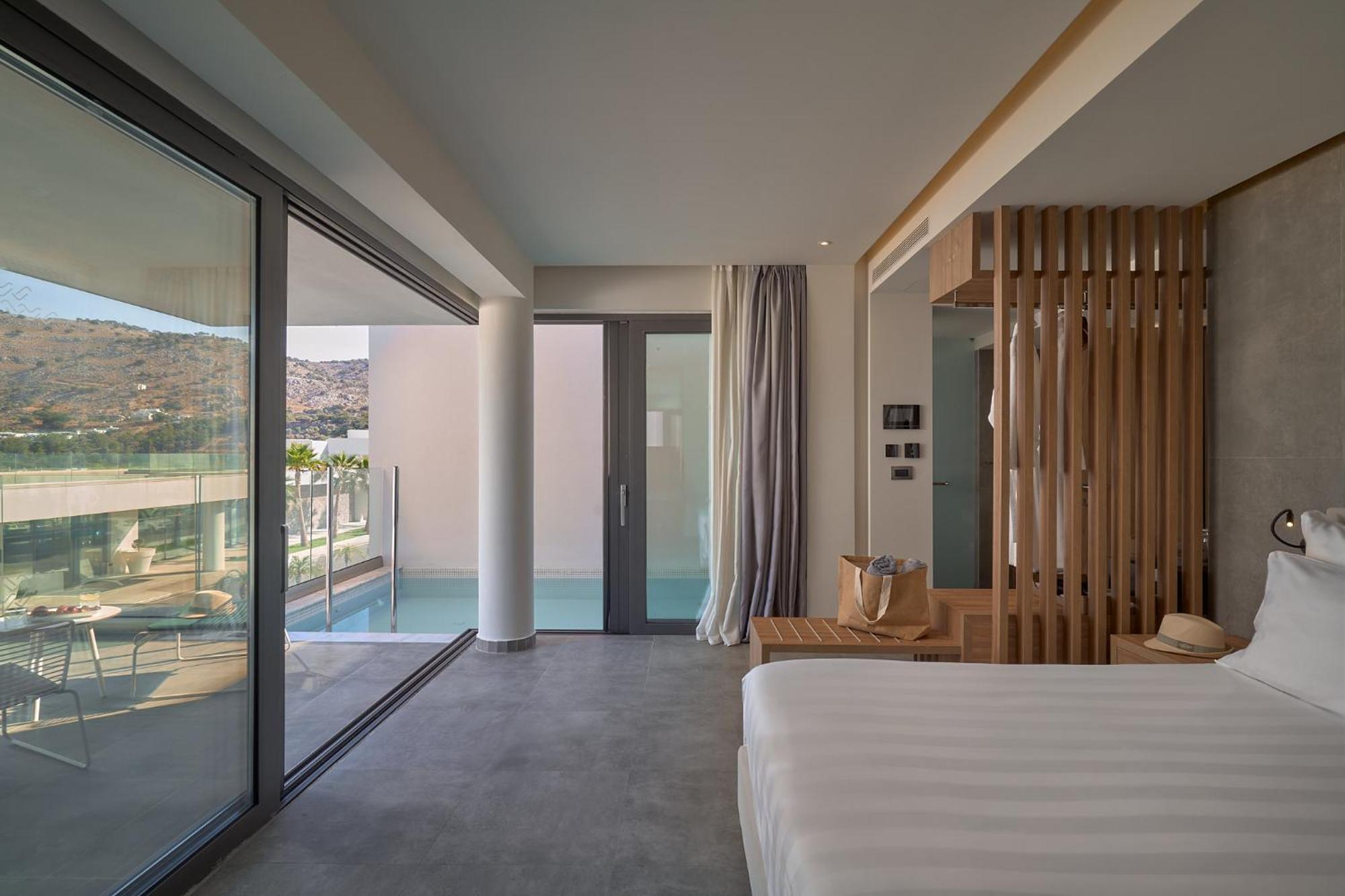 Aktion – Junior Suite mit eigenem Pool und Blick auf das Landesinnere
