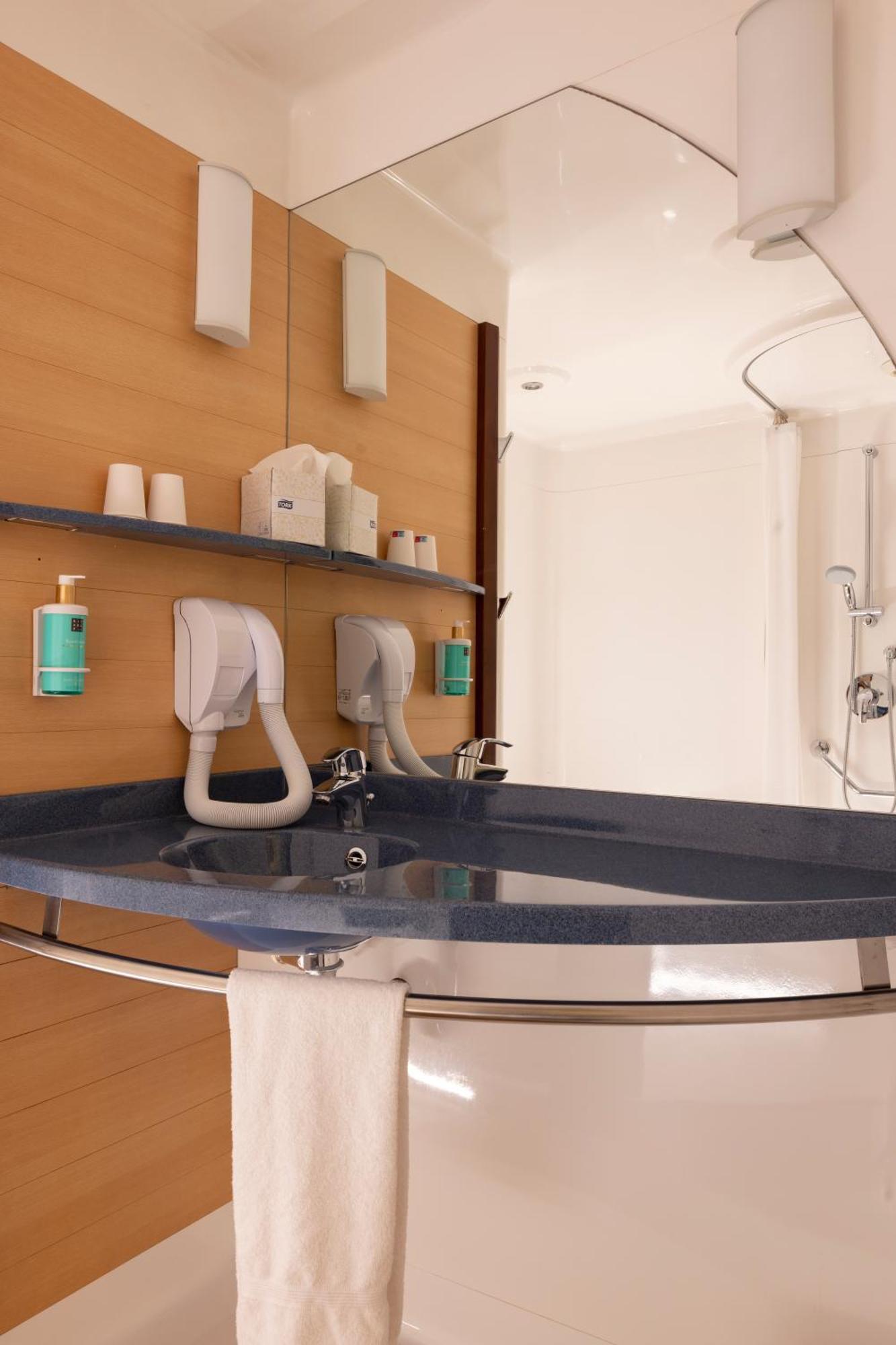Superior Suite Double Bed Two Single Beds