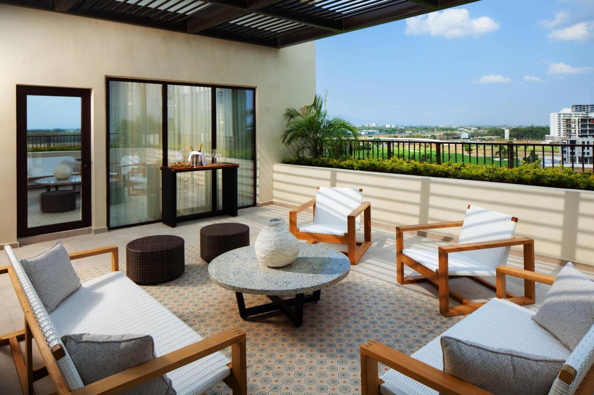 One-Bedroom Master Suite Golf View Terrace