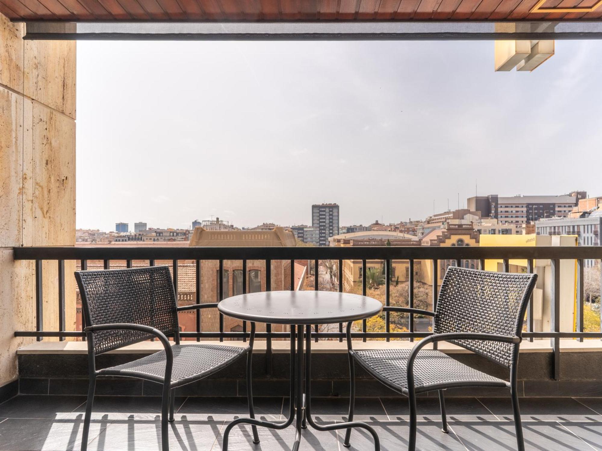 Doppel-/Zweibettzimmer mit Balkon
