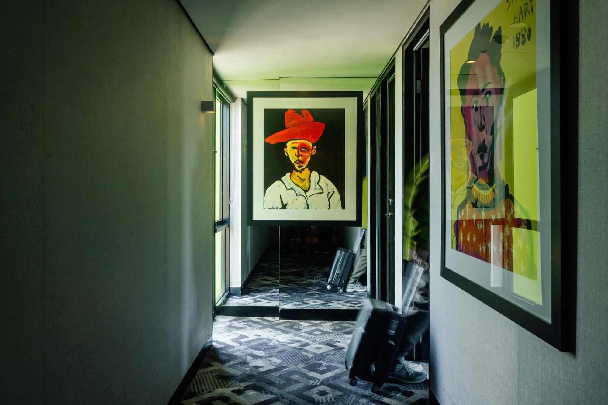 Studio Suite King