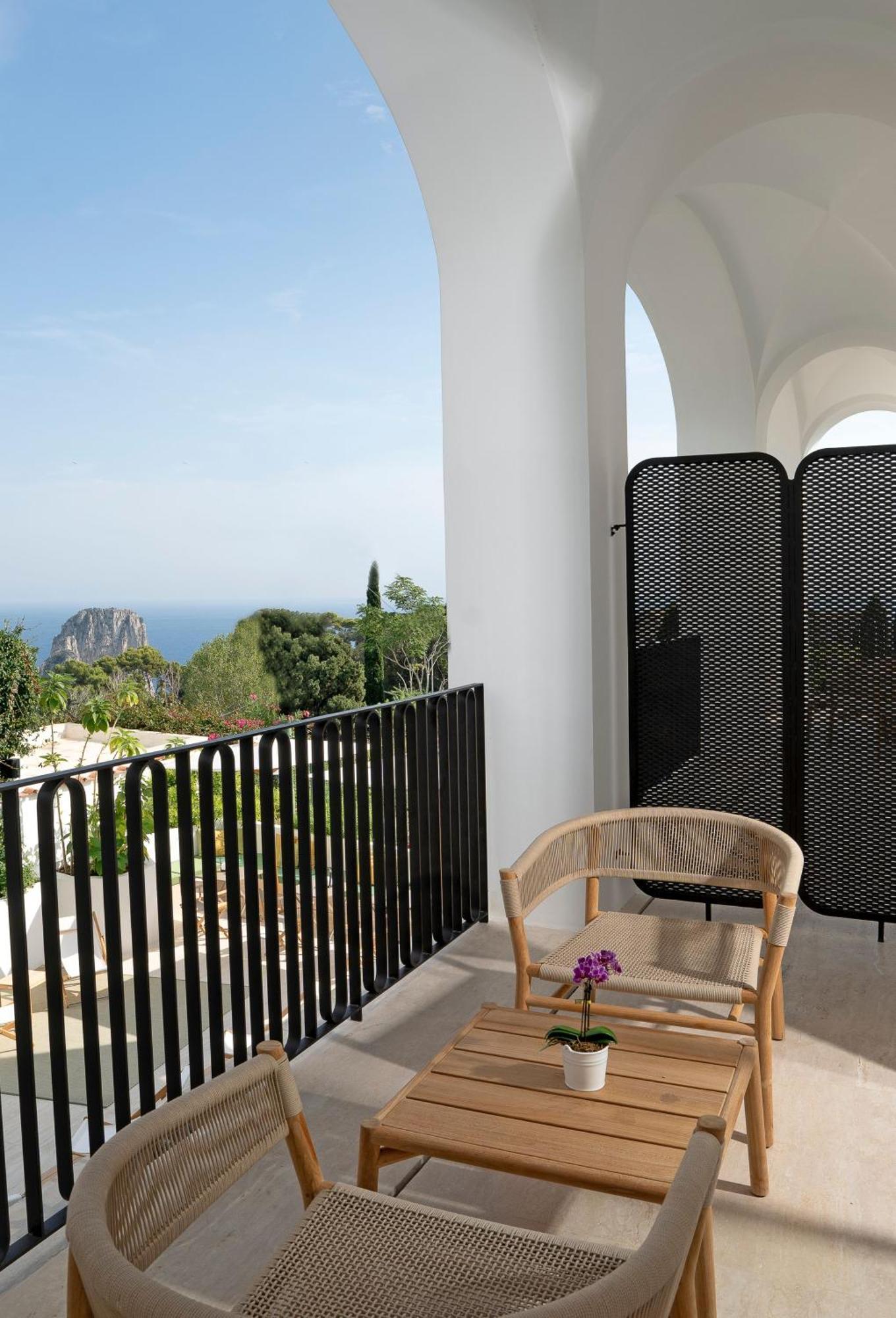 Deluxe Double Room with Balcony and Sea View,1626154201:JPEG