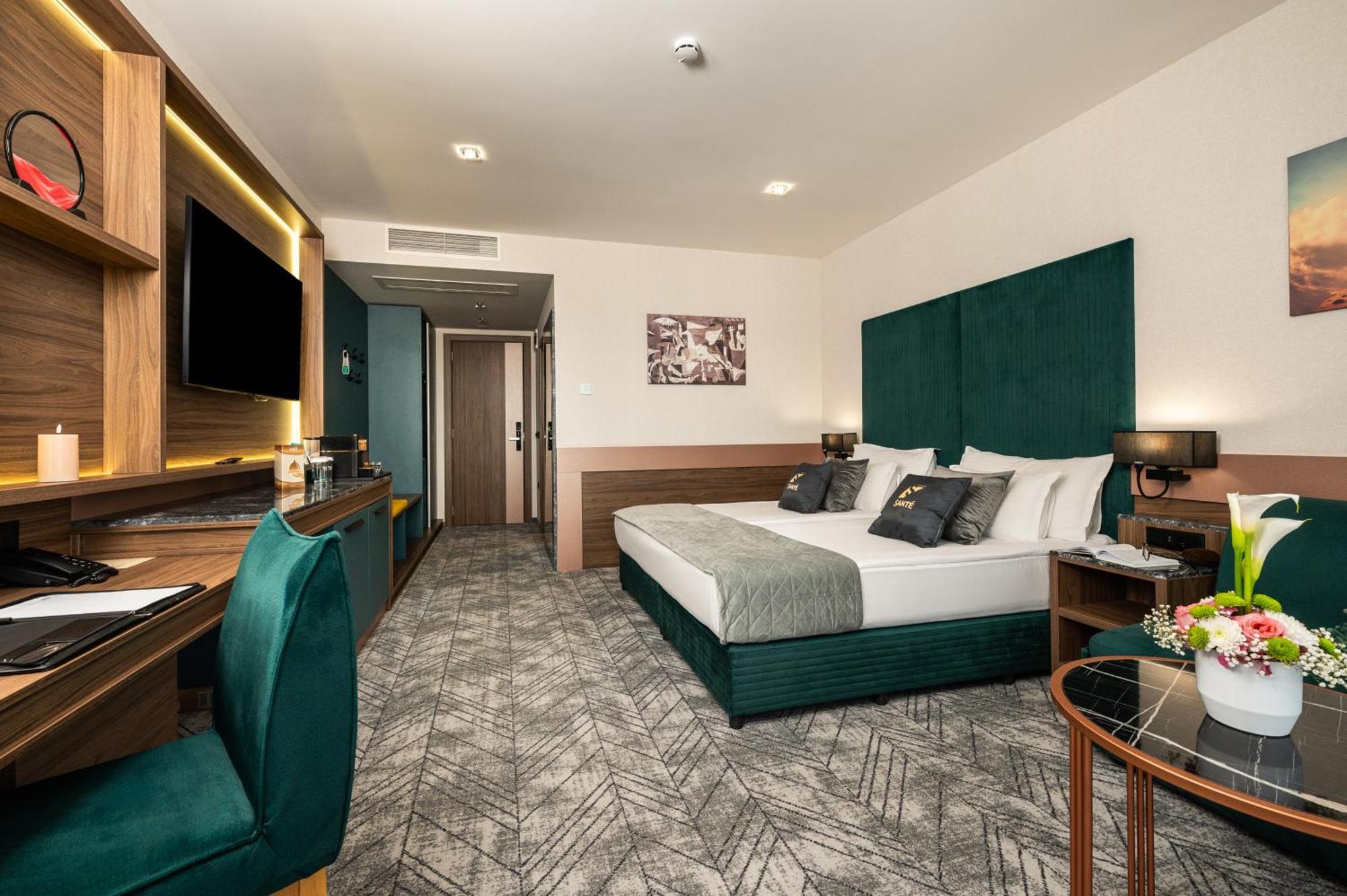 Deluxe Doppel-/Zweibettzimmer mit Balkon