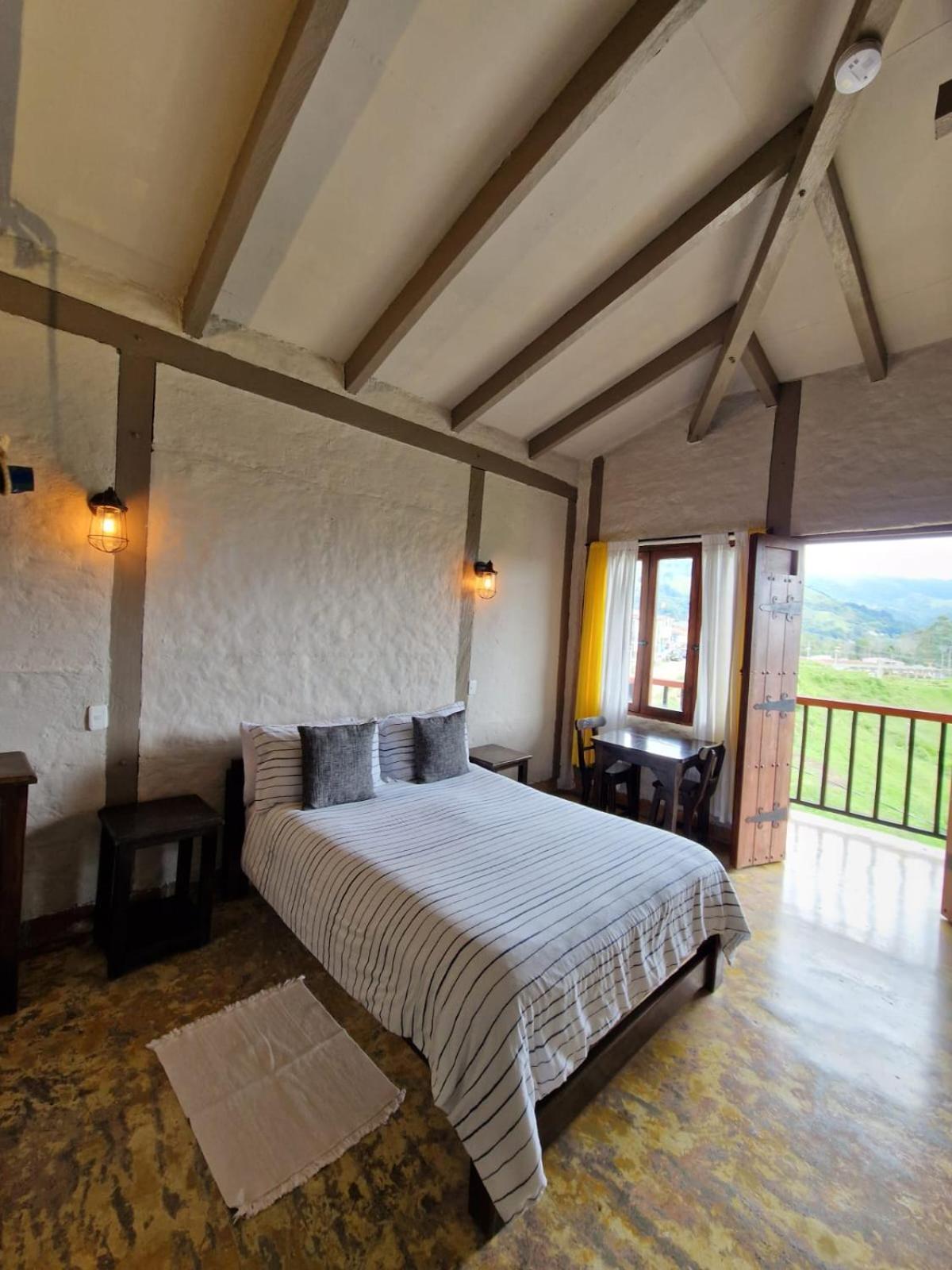Habitación Doble con balcón