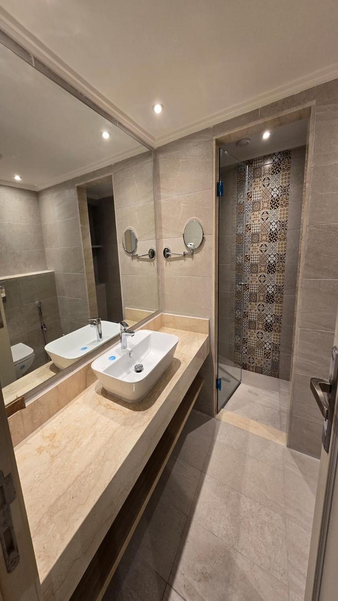 Prestige Suite King Size Bed Sea View