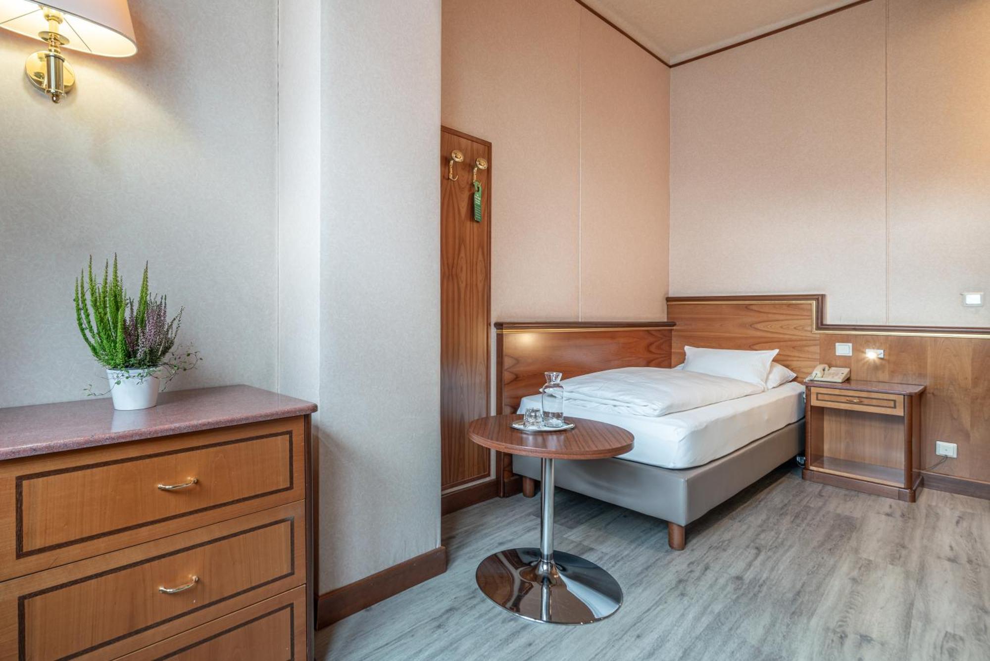 Standard Single Room,1629388249:JPEG