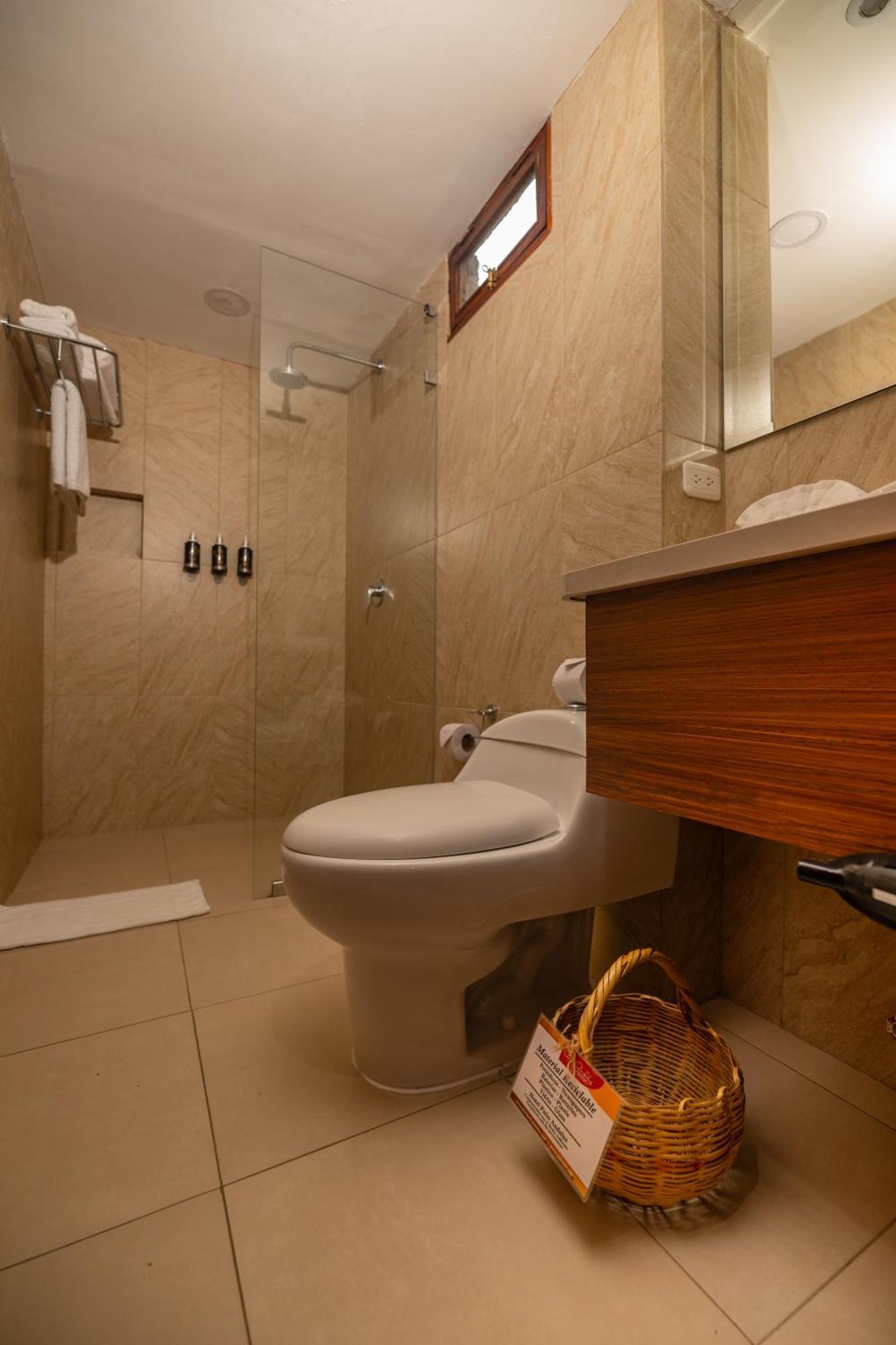 King Room,1630868661:JPEG