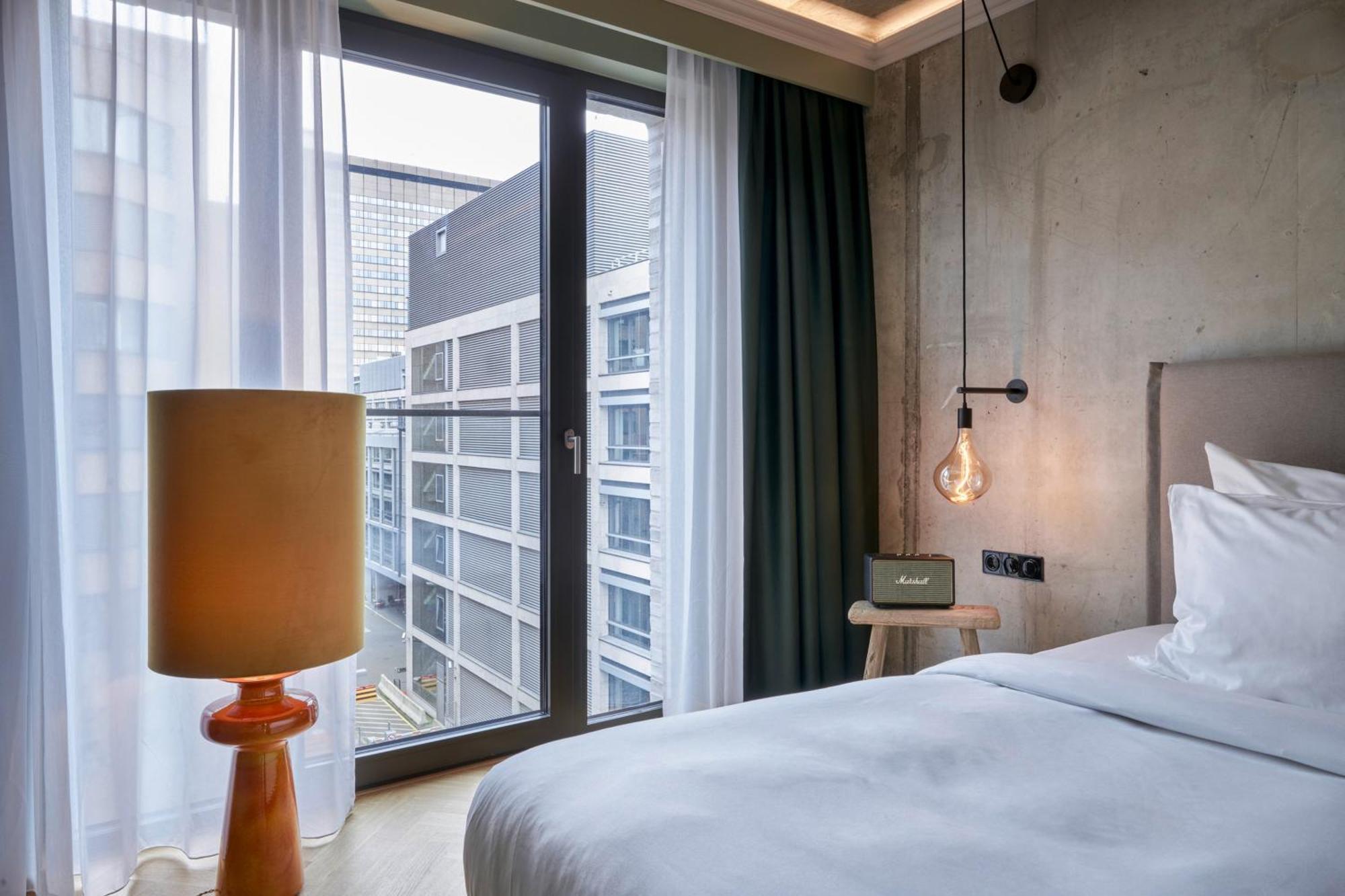 Premium, Guest room, 1 King, City view,1636812659:JPEG