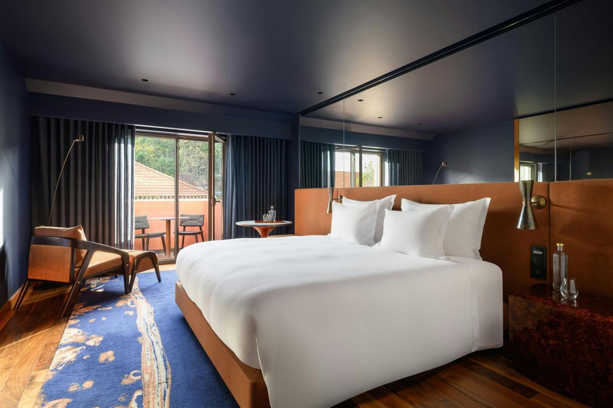 Superior King Room Balcony