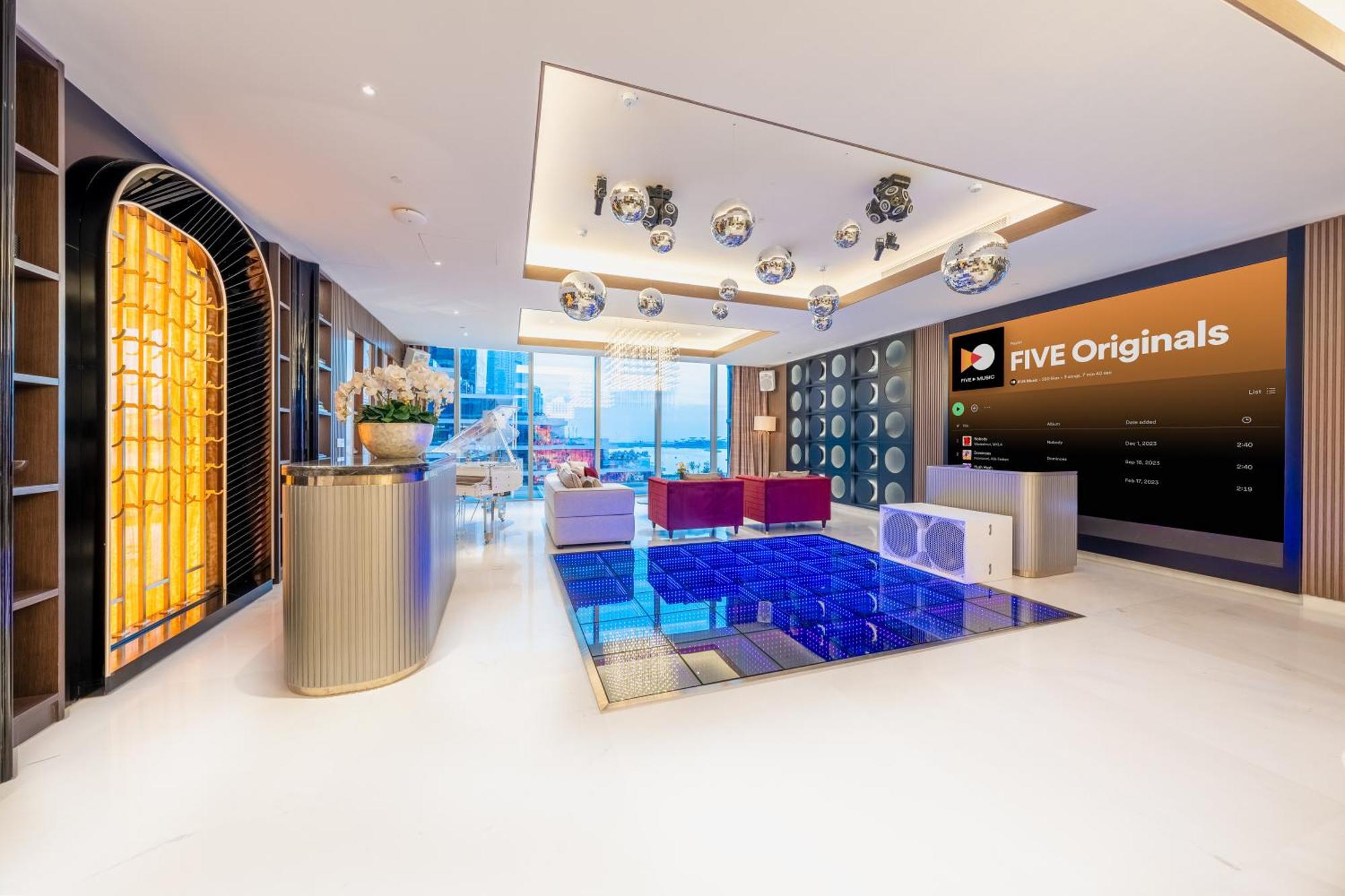 Encore Suite Including Gala & Party,1638435222:JPEG