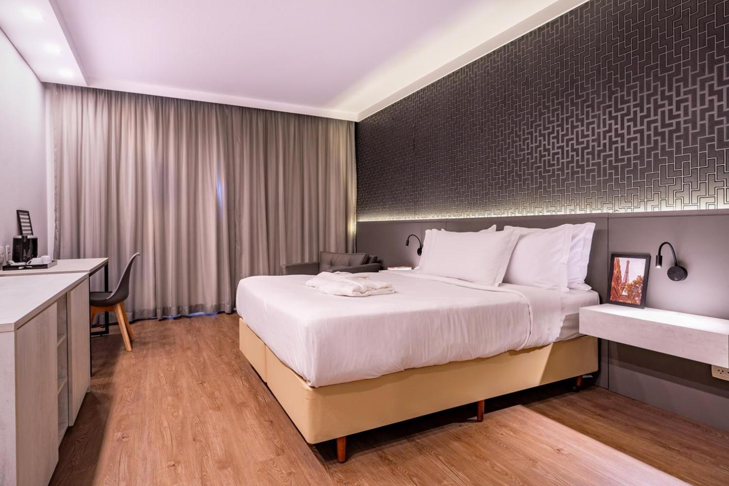 Premium Double Room - 1 Queen Bed