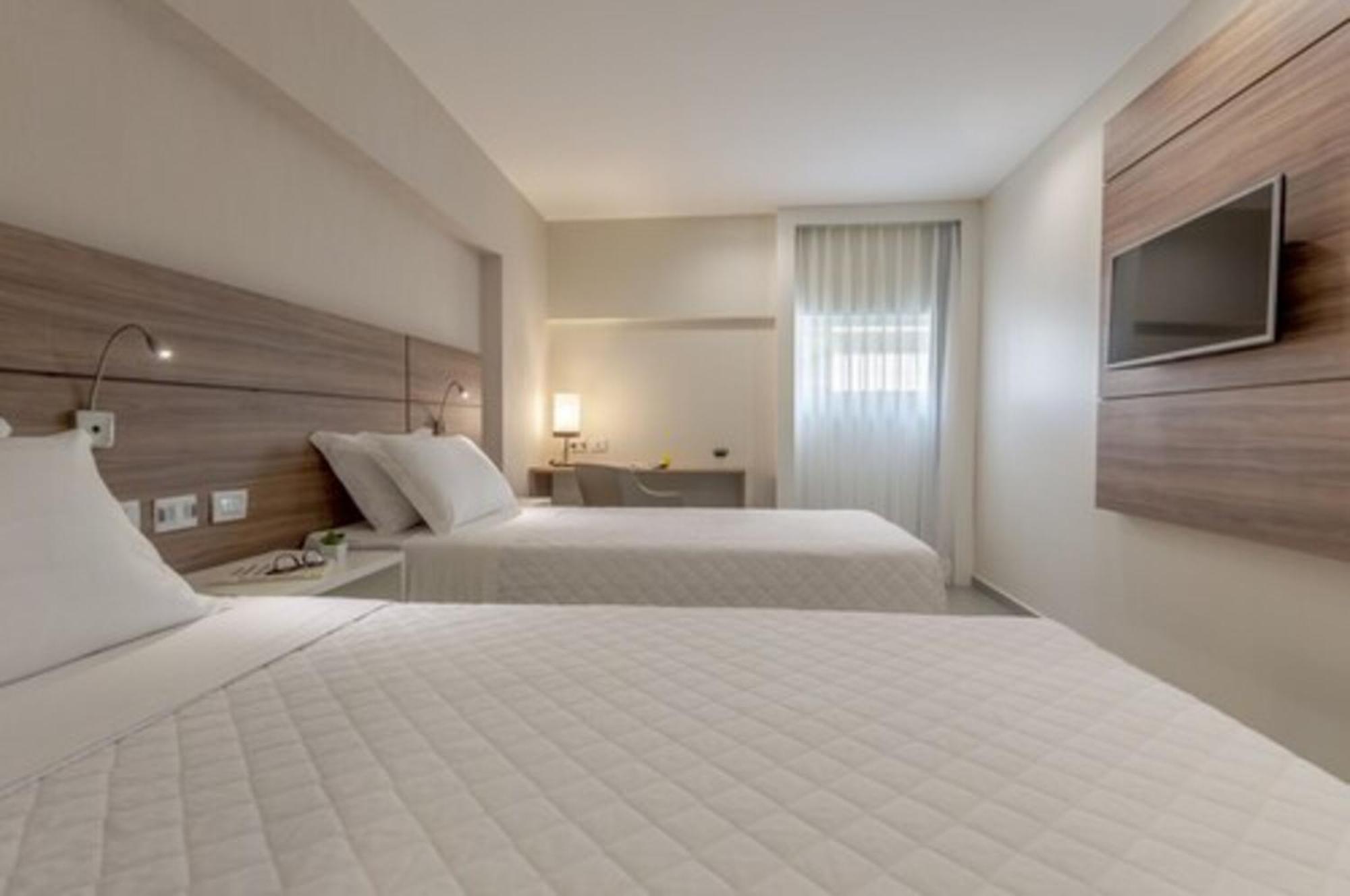 Standard Twin 2 Single Beds