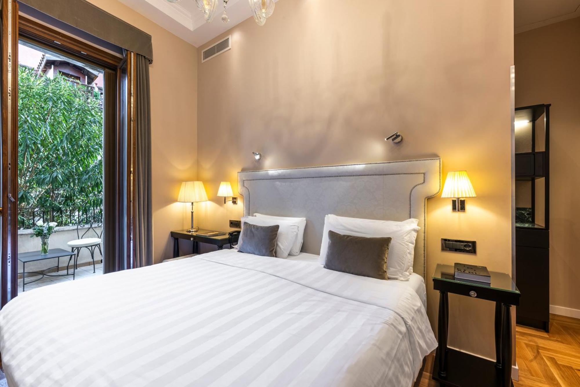 Deluxe Double or Twin Room Canal View Annex